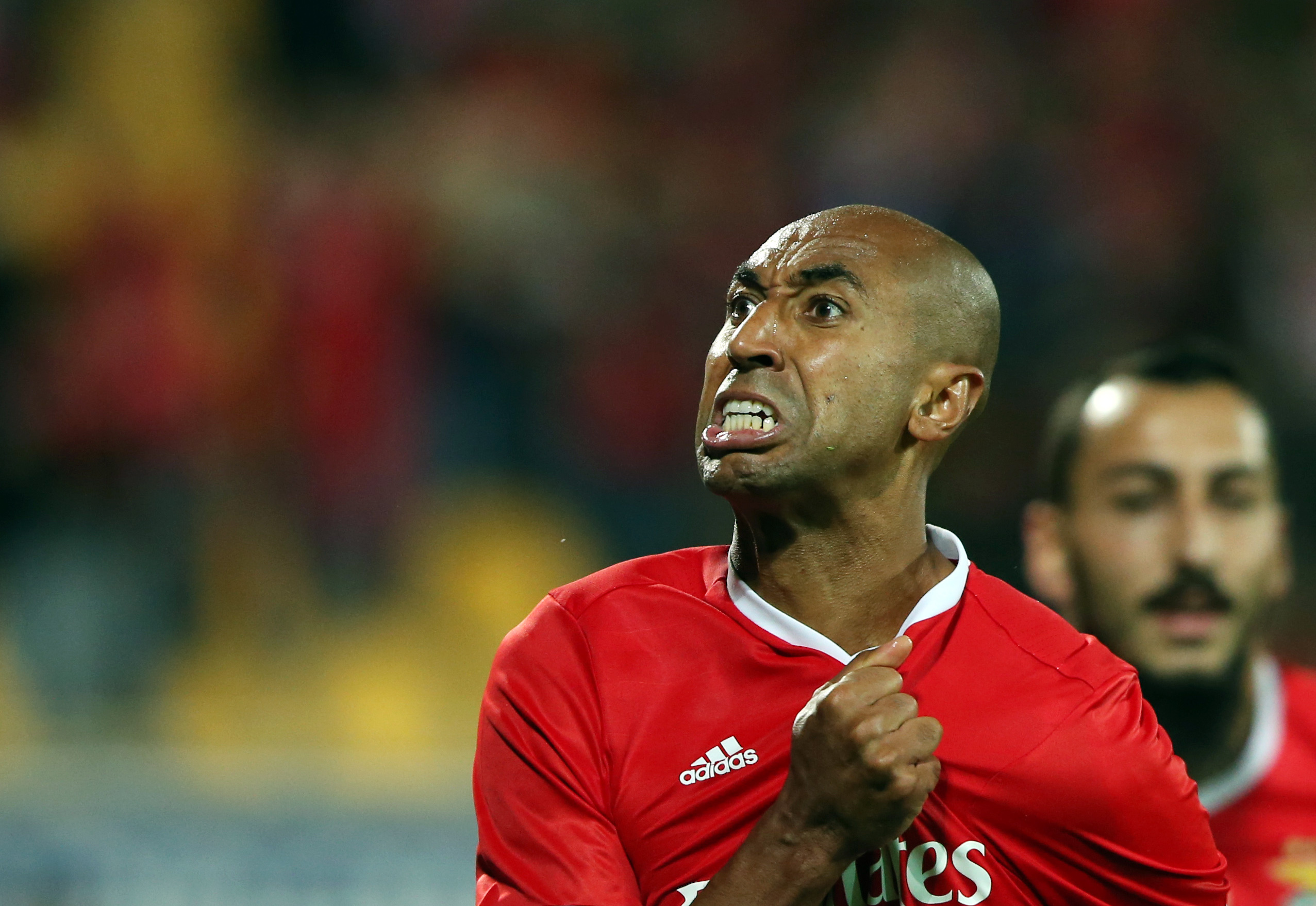 Benfica vence 1.º de Dezembro com golo de Luisão e segue em frente na Taça