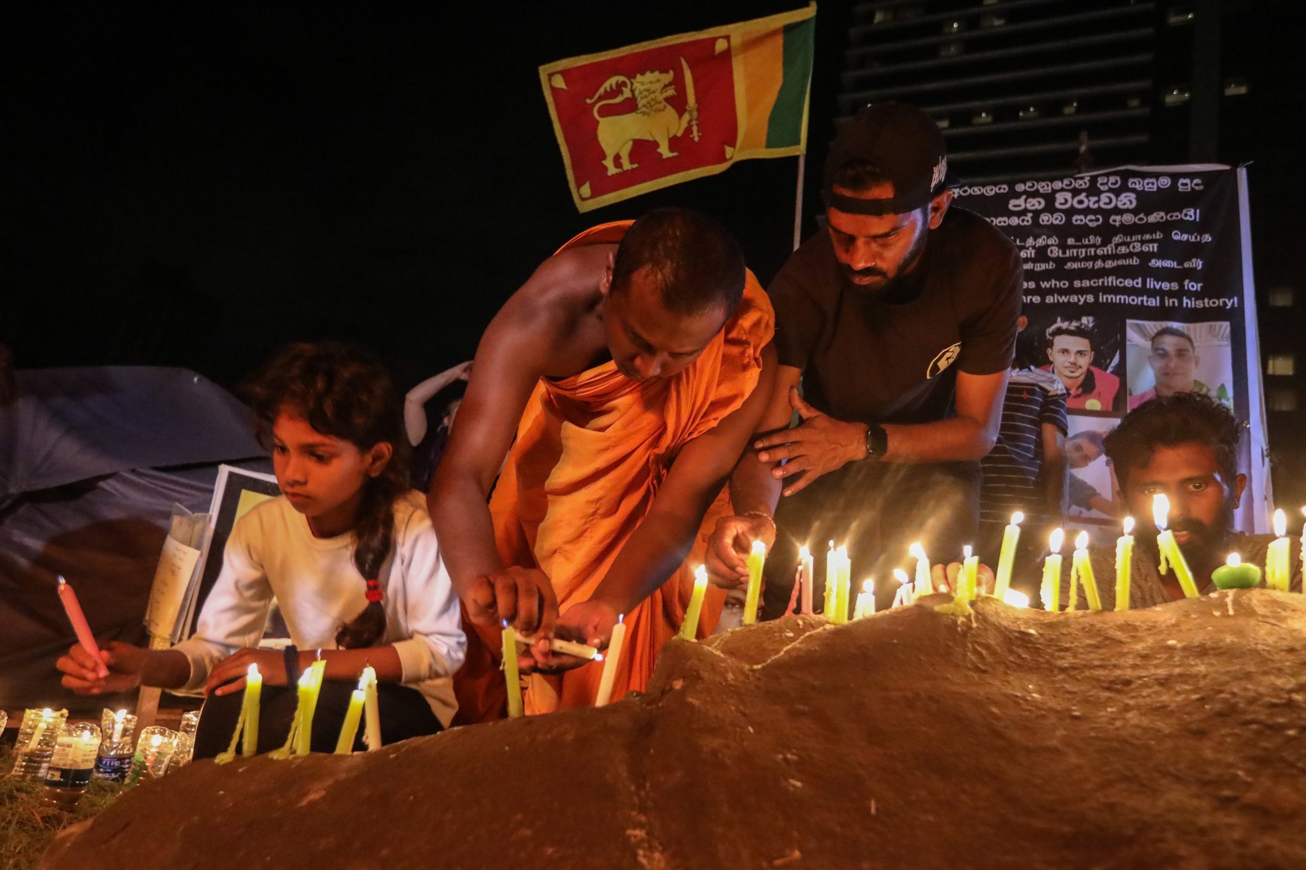 Presidente interino do Sri Lanka declara estado de emergência (e ganha poder para reprimir protestos)