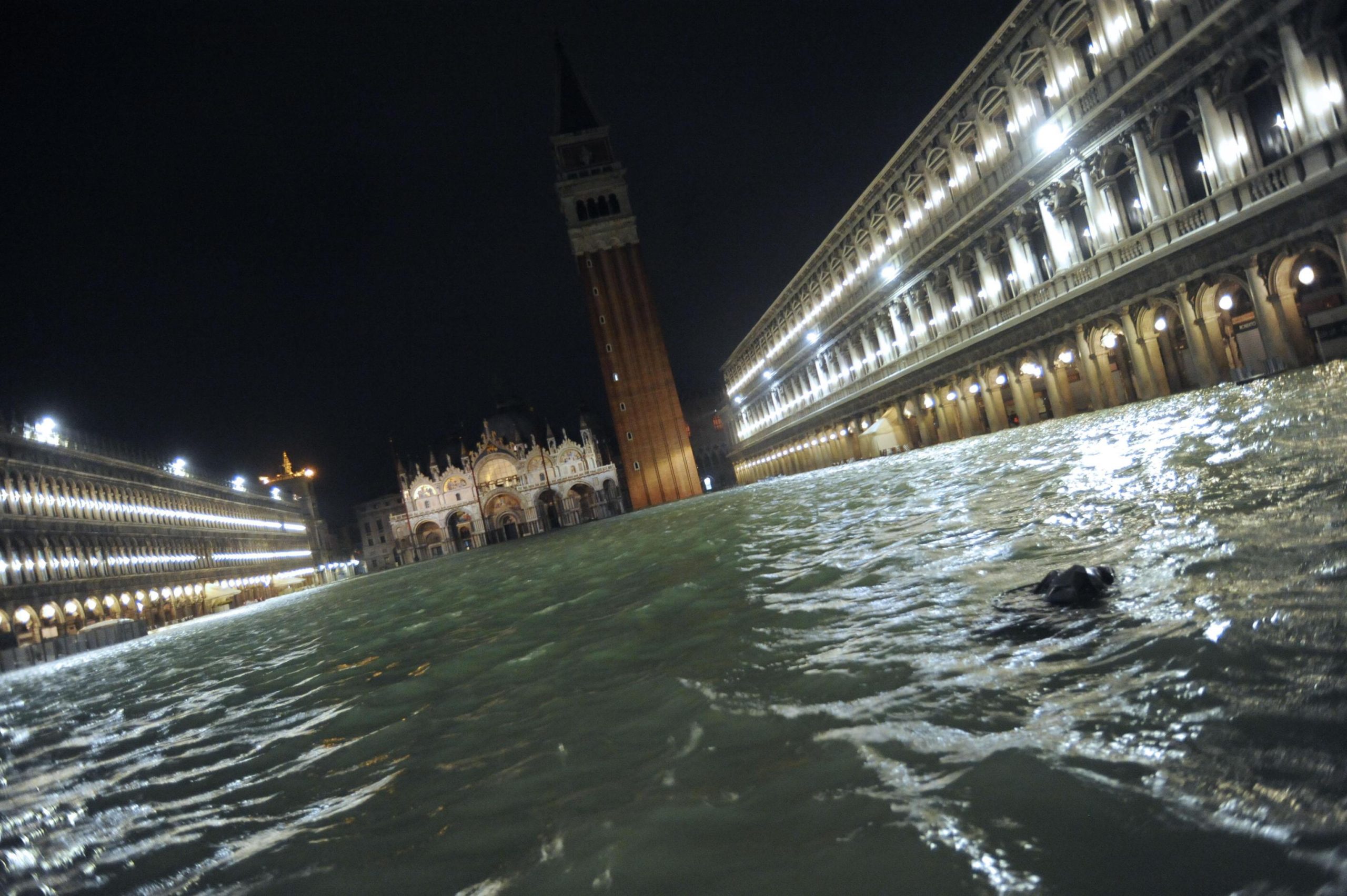 É oficial: Governo italiano decreta estado de emergência em Veneza devido às inundações
