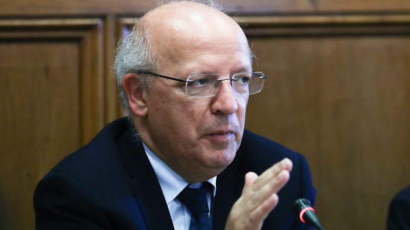 Guiné Equatorial deve “passar das palavras aos atos” na pena de morte, diz Santos Silva