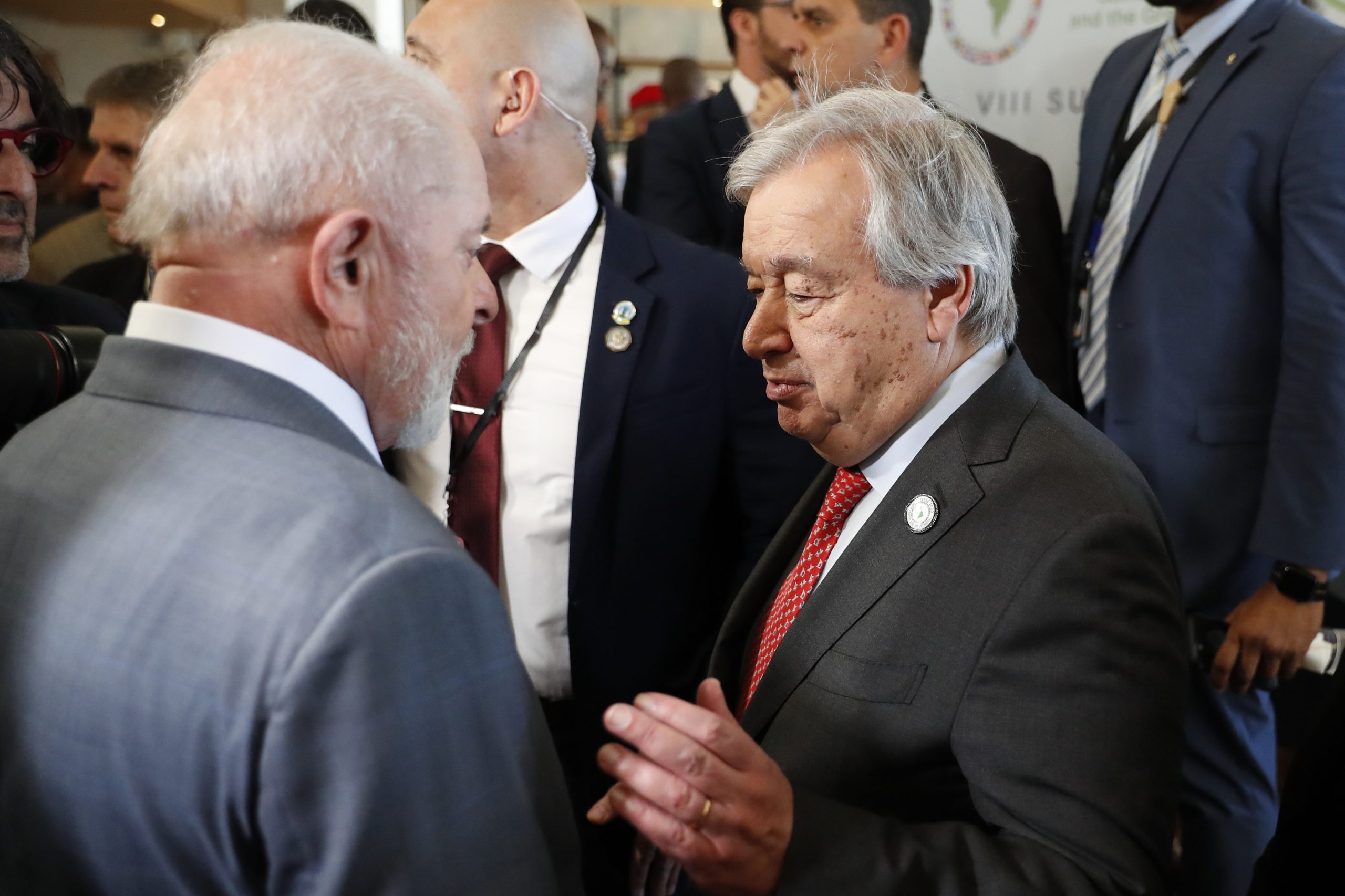 Nenhum governo pode impedir a “revolução” energética, diz Guterres em cimeira com Lula