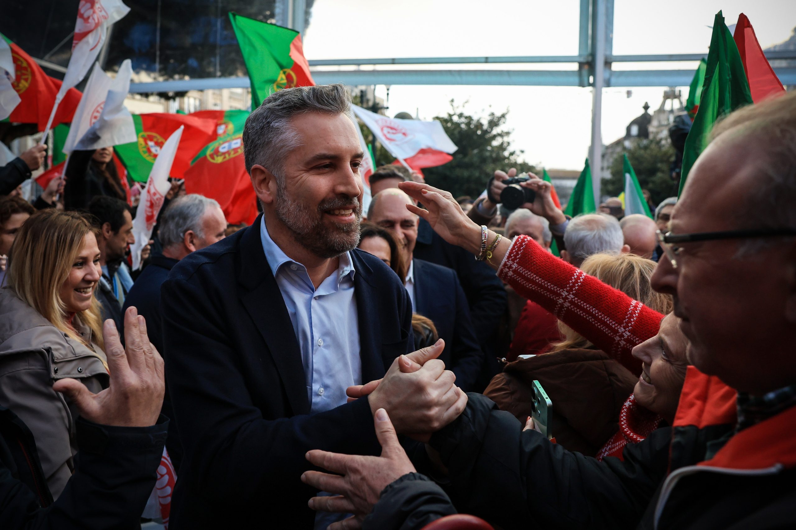 Devolução integral das propinas. Pedro Nuno Santos diz que Portugal está em contraciclo com UE