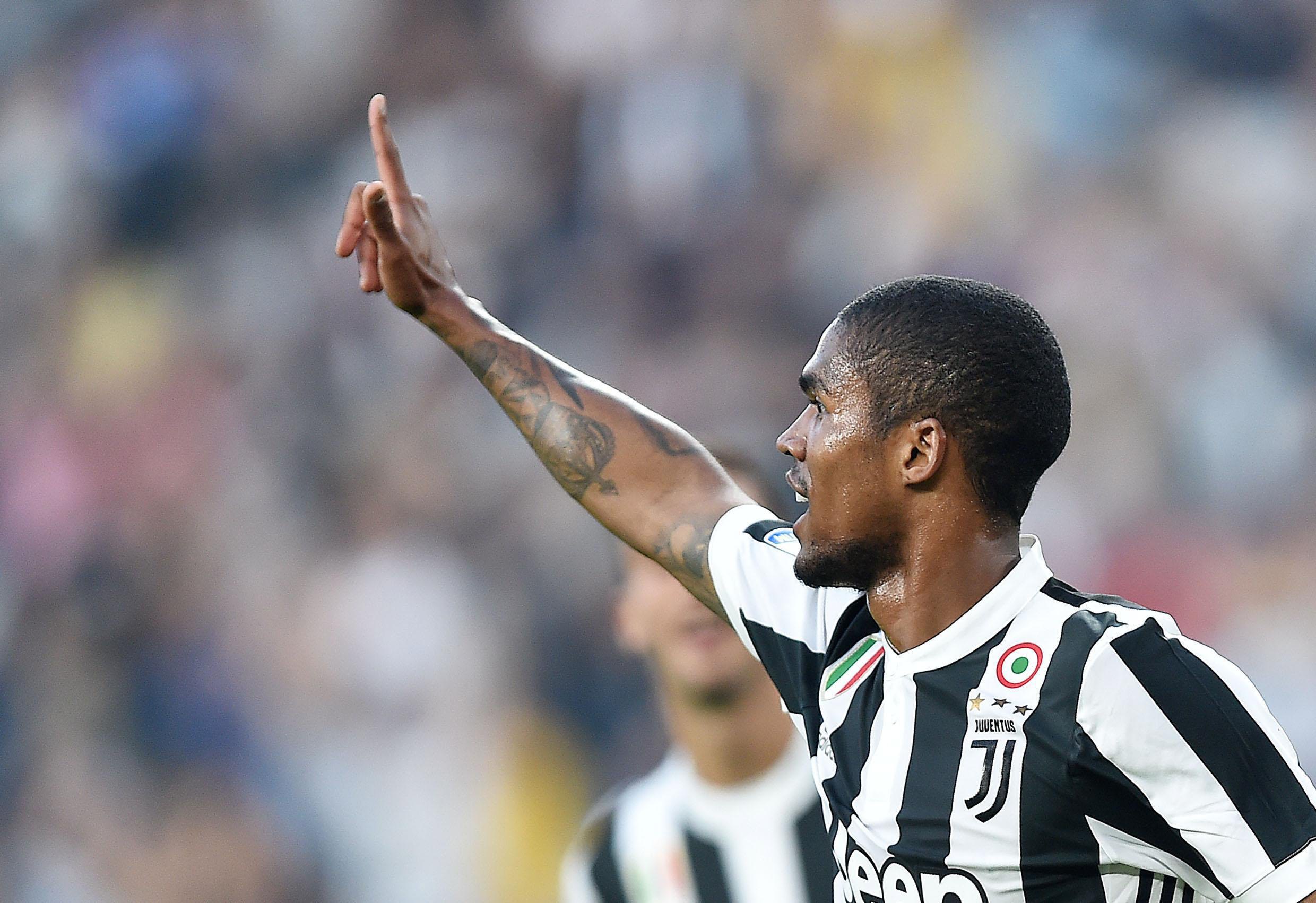 Bayern anuncia regresso de Douglas Costa por empréstimo da Juventus