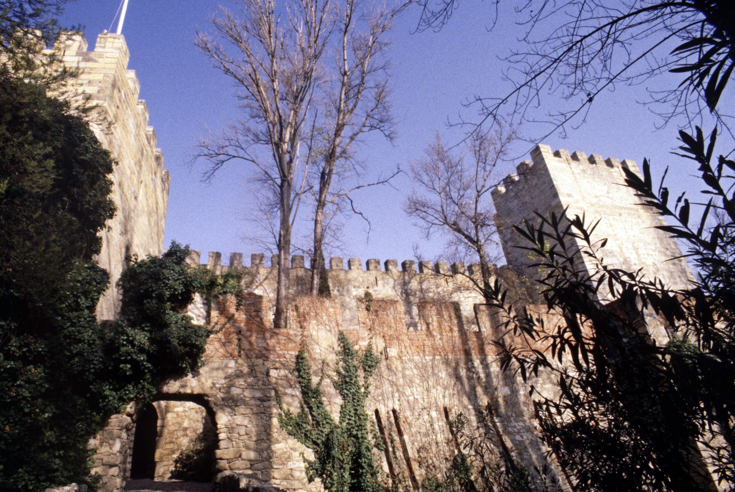 Covid-19: BE questiona razões por que Castelo de São Jorge continua aberto