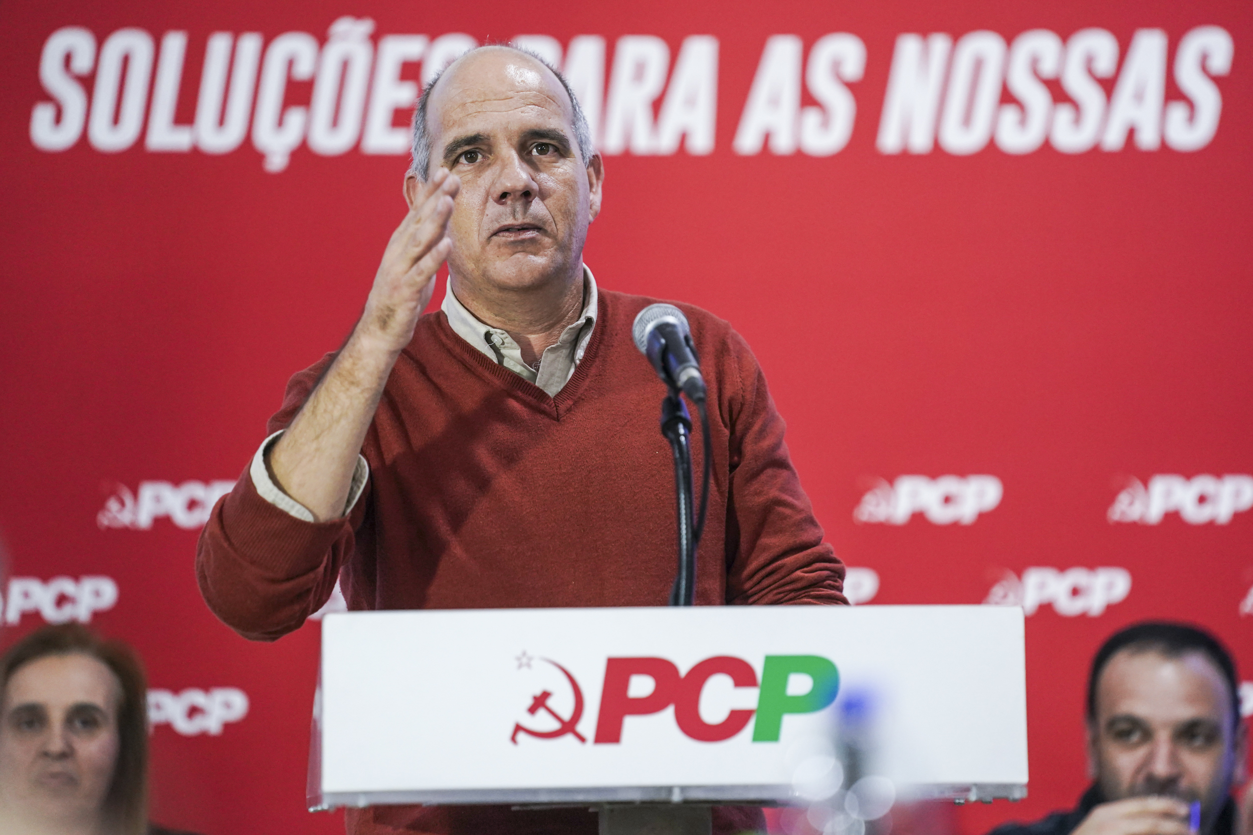 Não contam com o PCP para alimentar as ilusões do PS