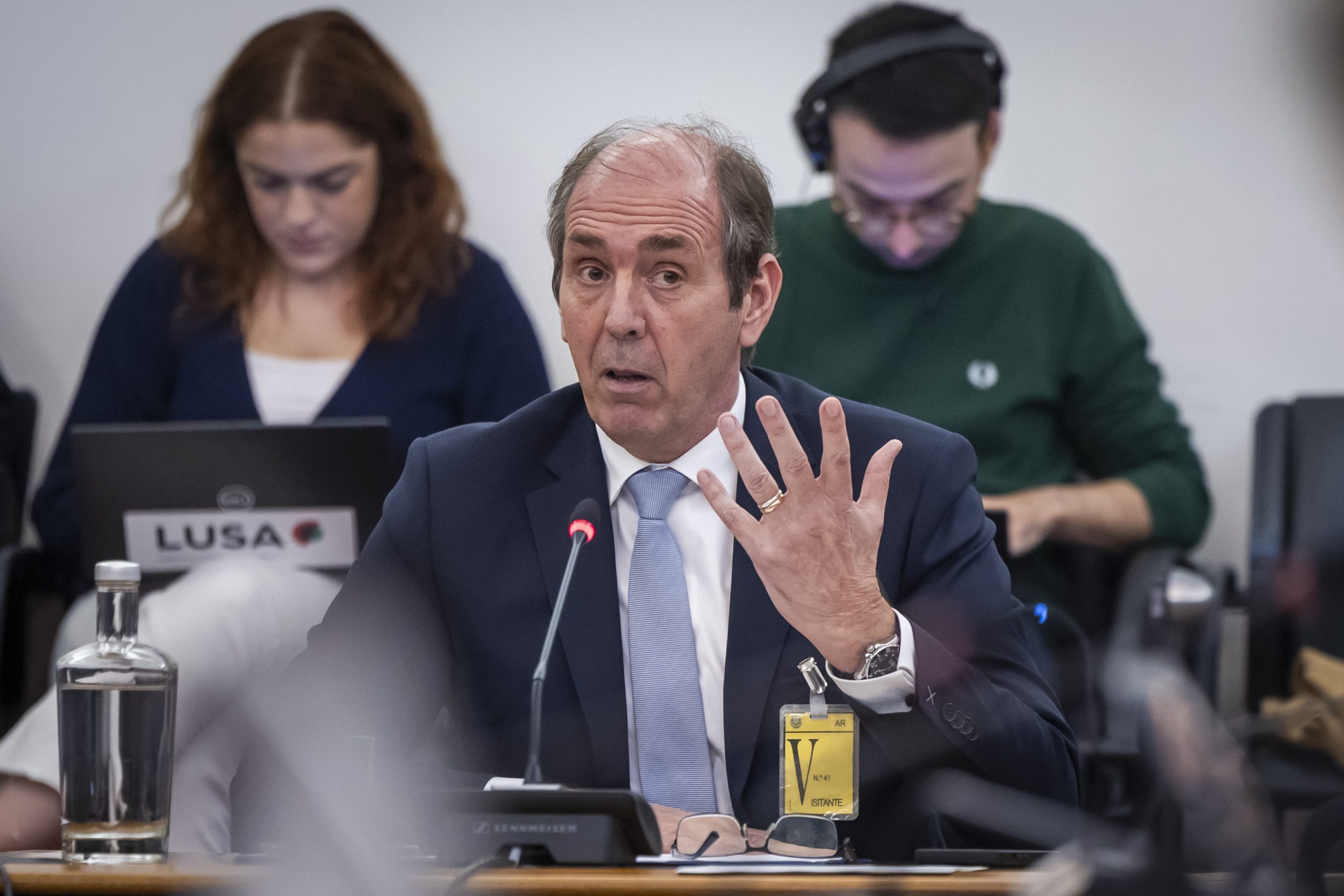Caso gémeas: Diretor comercial do Lusíadas diz que não marcou consulta naquele hospital privado