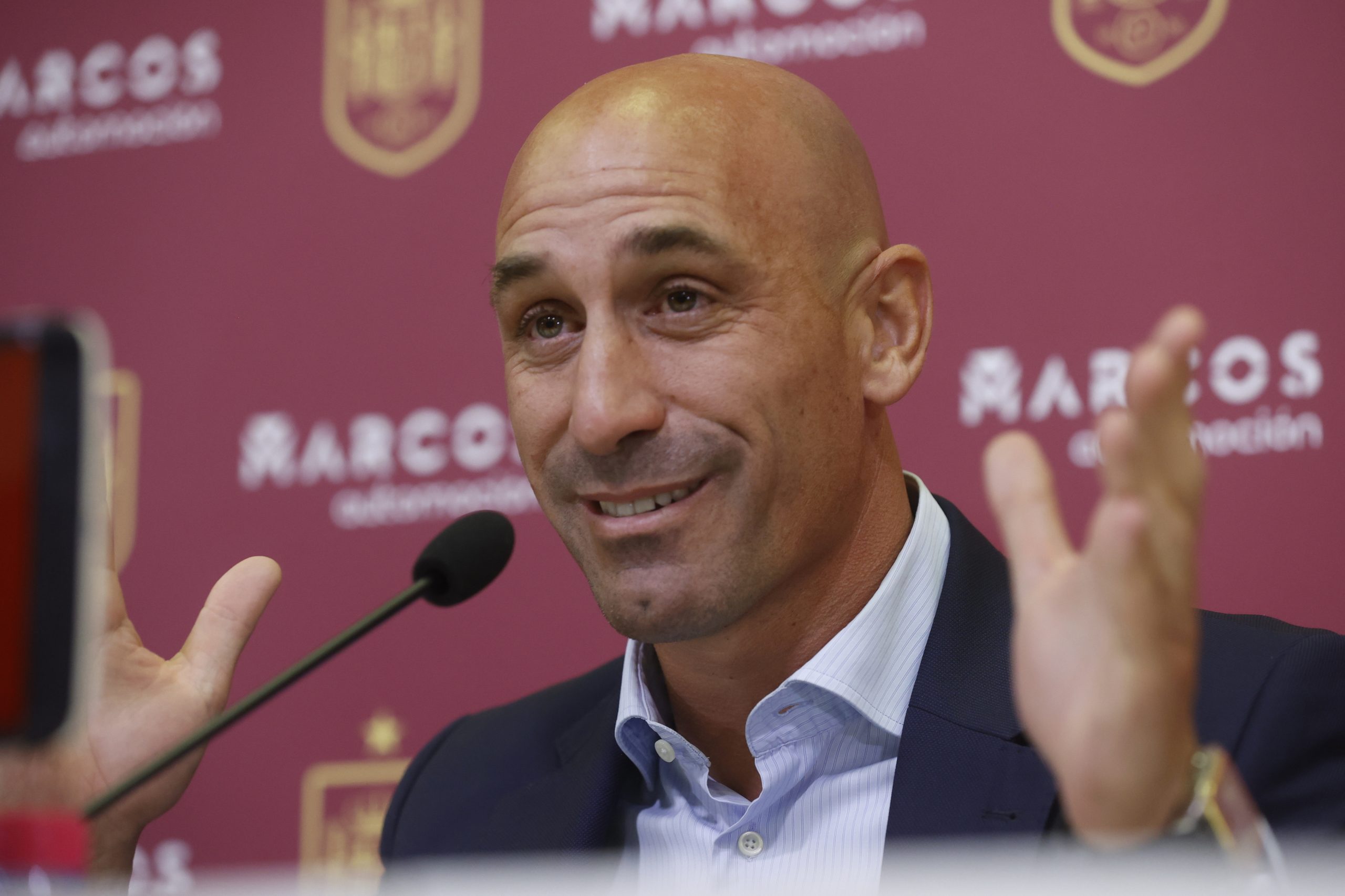 FIFA revela tentação de impor sanções mais severas a Luis Rubiales