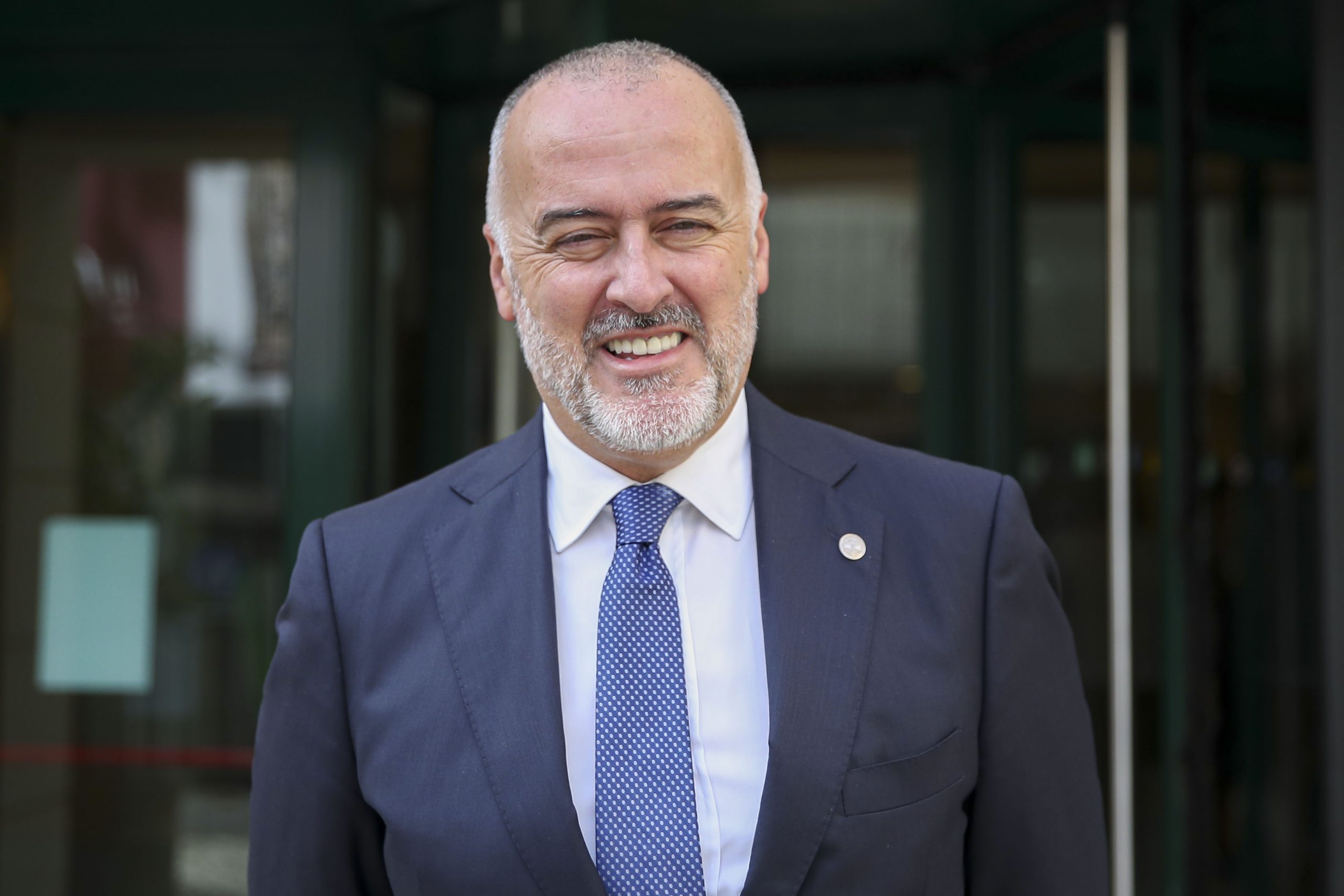 Bastonário diz que, com mais farmacêuticos, SNS conseguia maior poupança