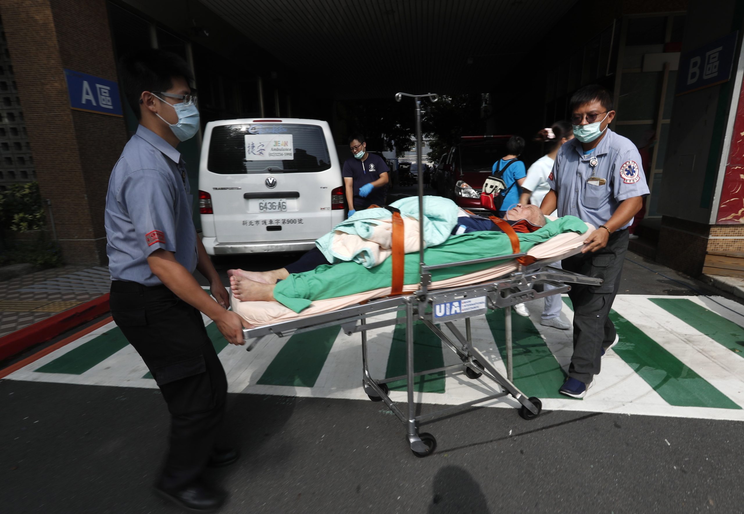 Pelo menos 14 pessoas morreram após incêndio em hospital de Taiwan
