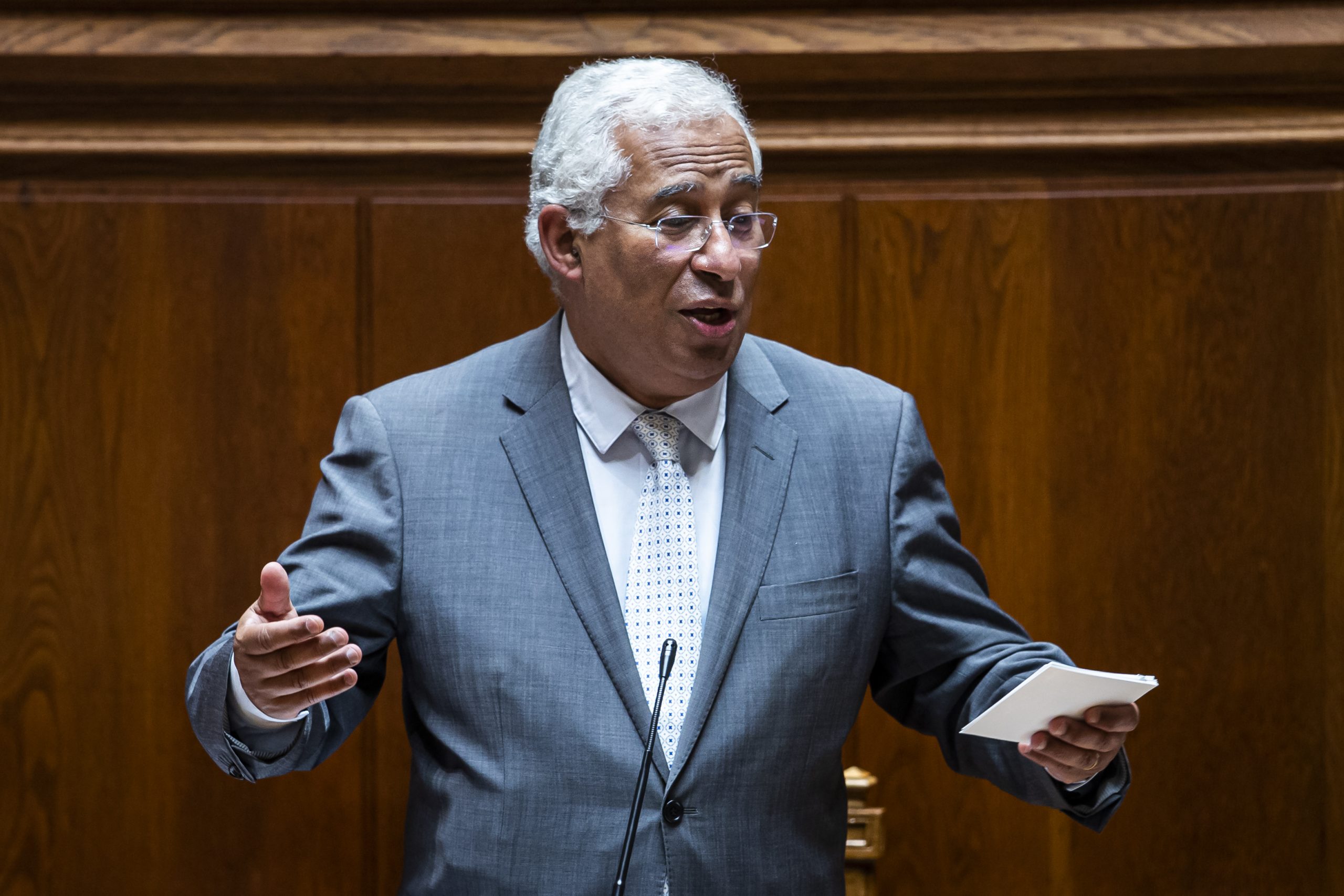 António Costa diz que custos económicos e sociais desta crise “são absolutamente brutais”