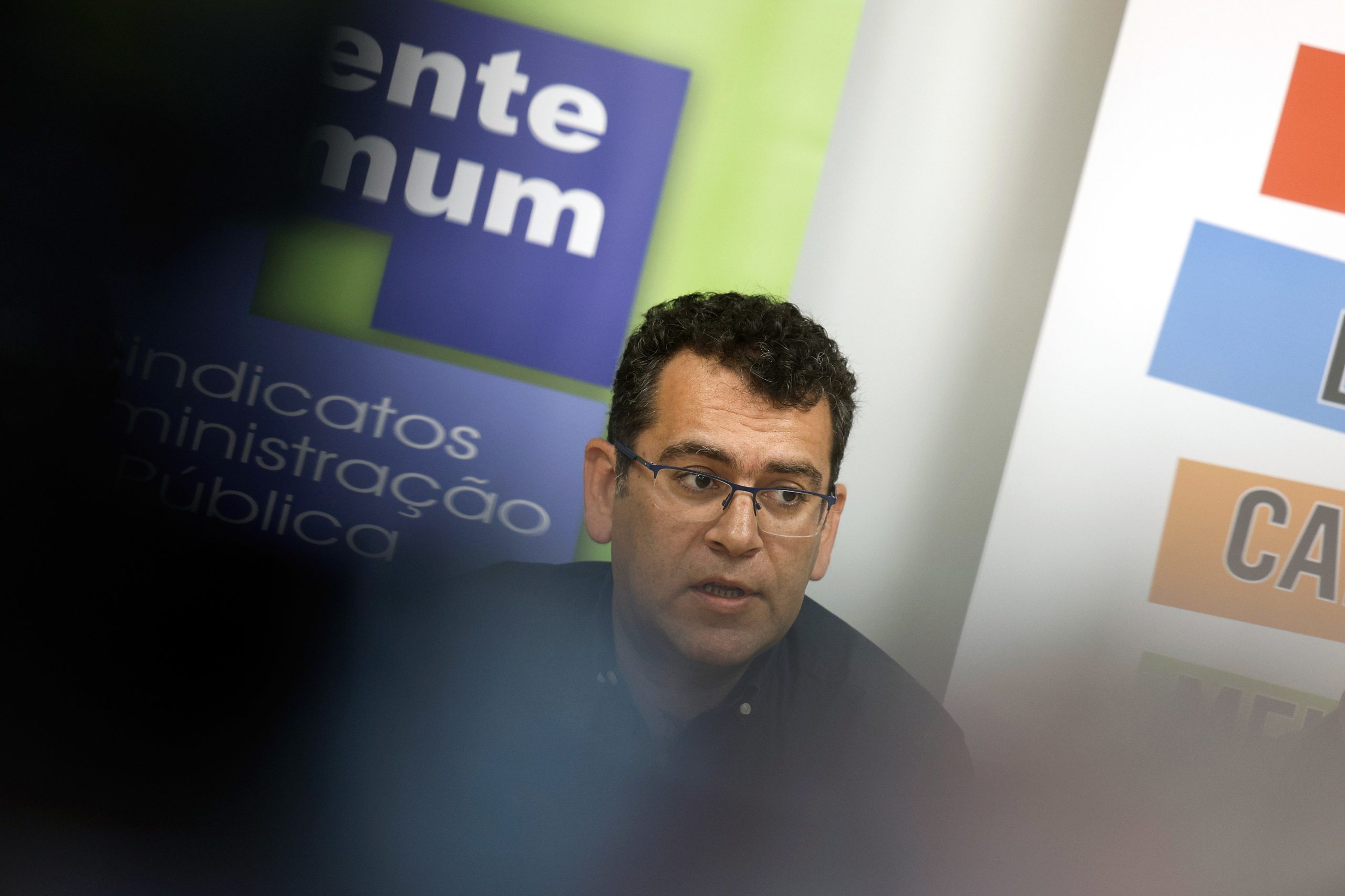 Governo está a comprar o caminho da contestação social, diz Frente Comum