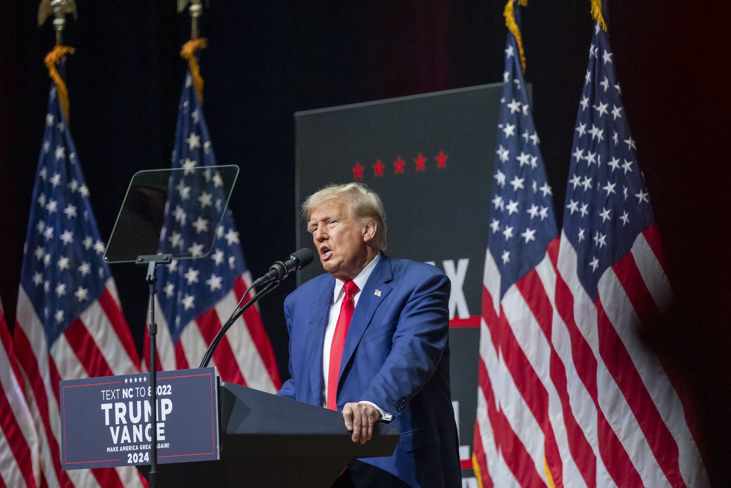 Donald Trump faz primeiro comício ao ar livre após tentativa de assassinato