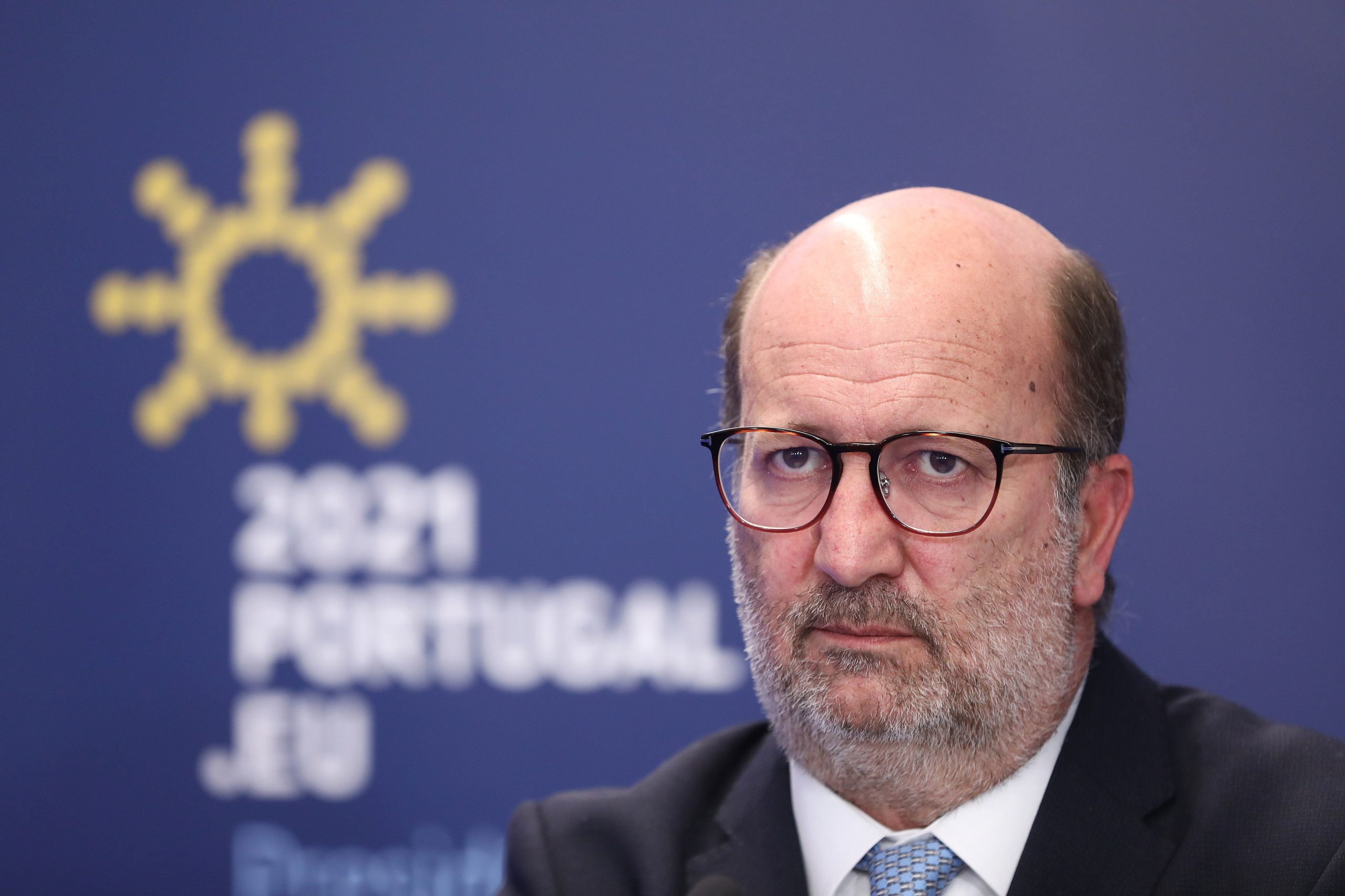Ministro do Ambiente diz que seguiu a lei e cabe à AT analisar negócio das barragens
