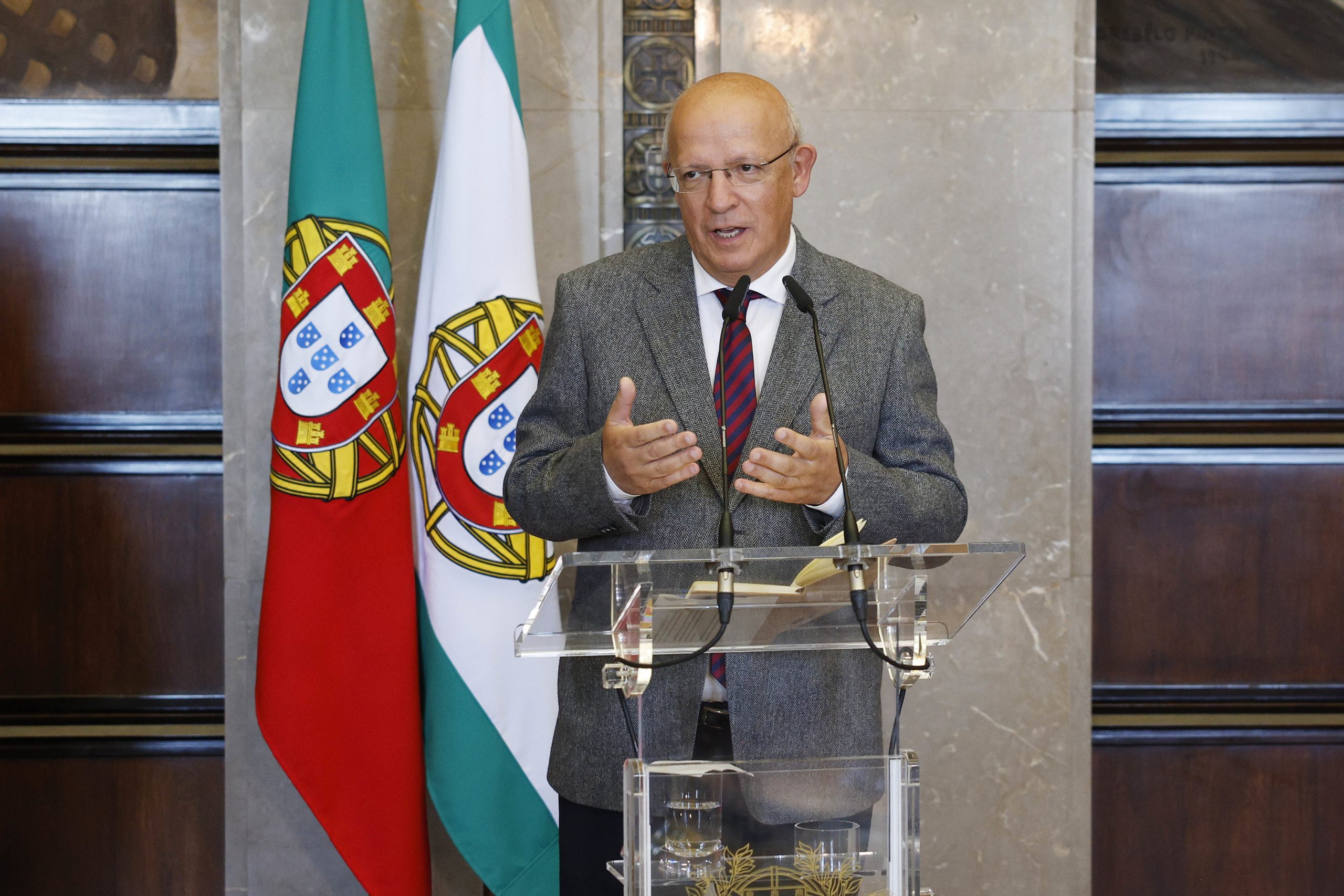 Supremo Tribunal de Justiça deve esclarecer situação penal de Costa depressa e antes das eleições, diz Santos Silva