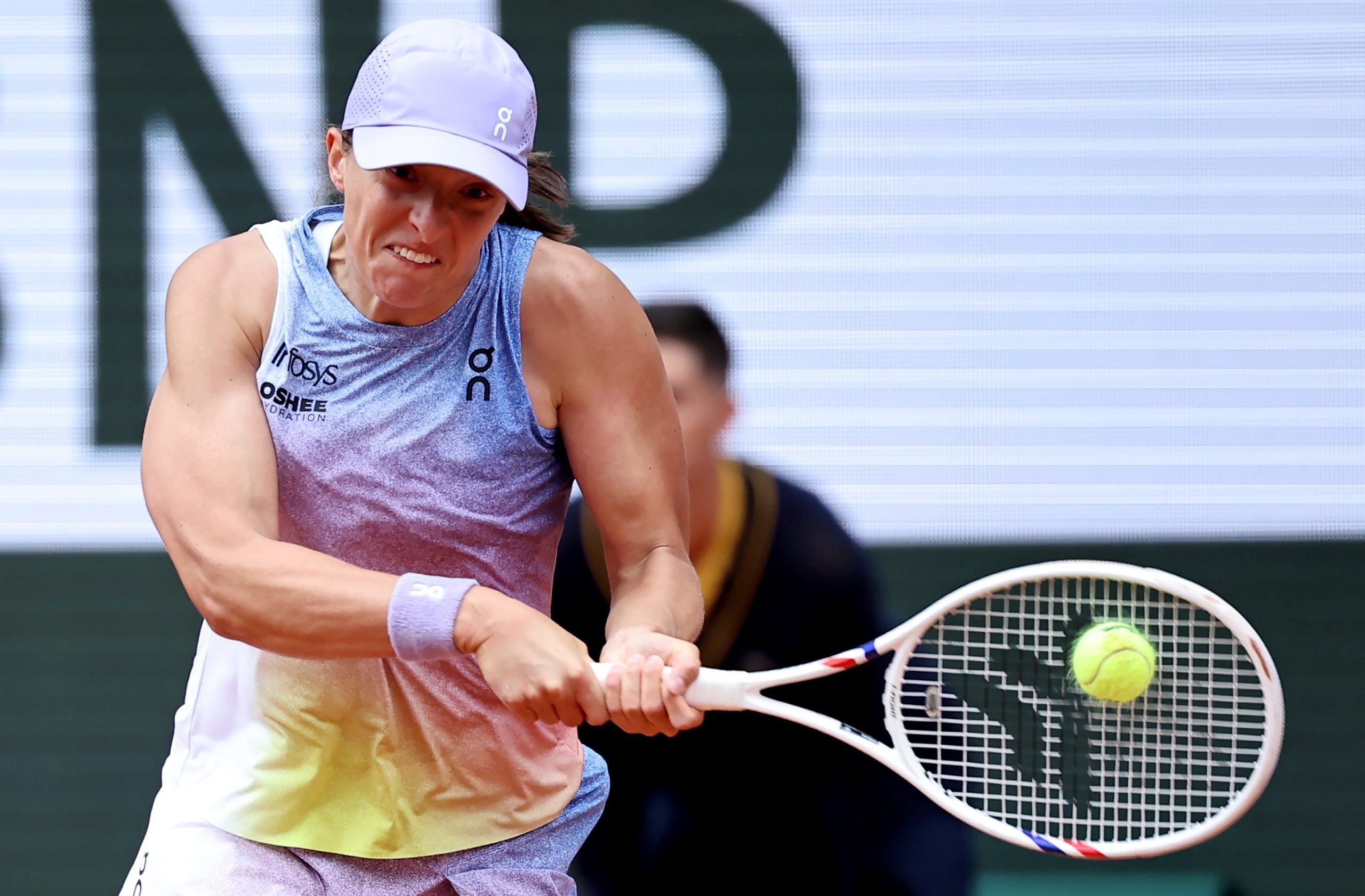 Iga Swiatek na segunda ronda de Roland Garros com 22.ª vitória seguida em Paris