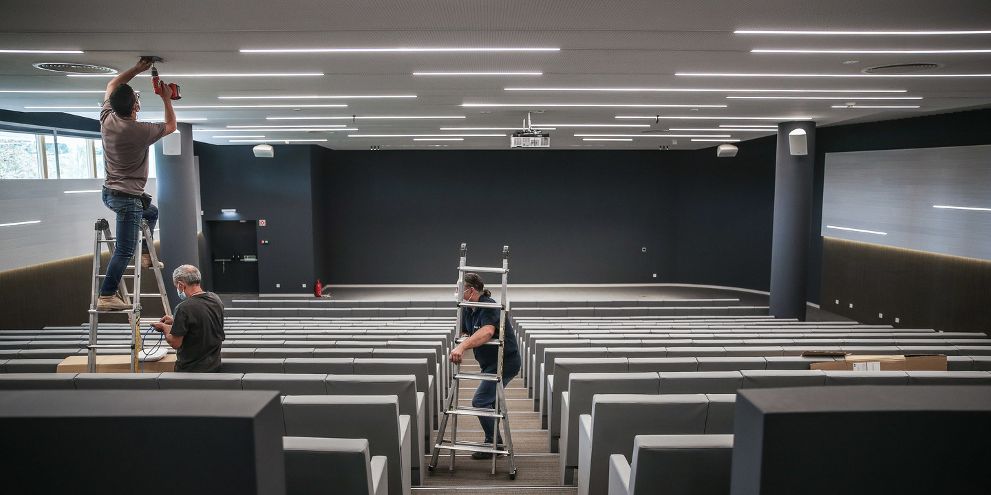 Vale a pena ir para a Universidade? The Telegraph lança ferramenta para ver se o curso que está a tirar compensa o investimento