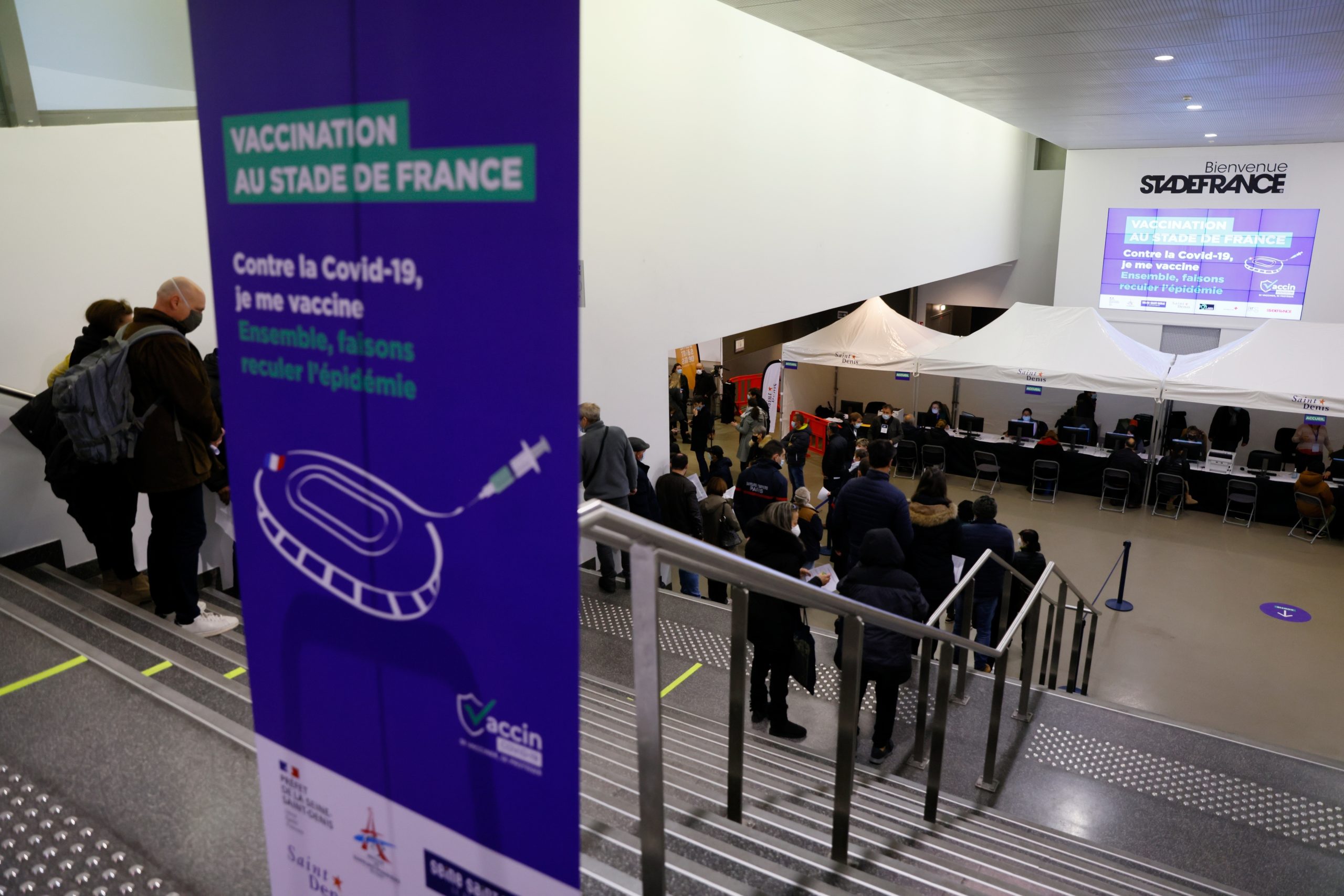 Covid-19: Mais de 23 milhões de franceses já foram vacinados