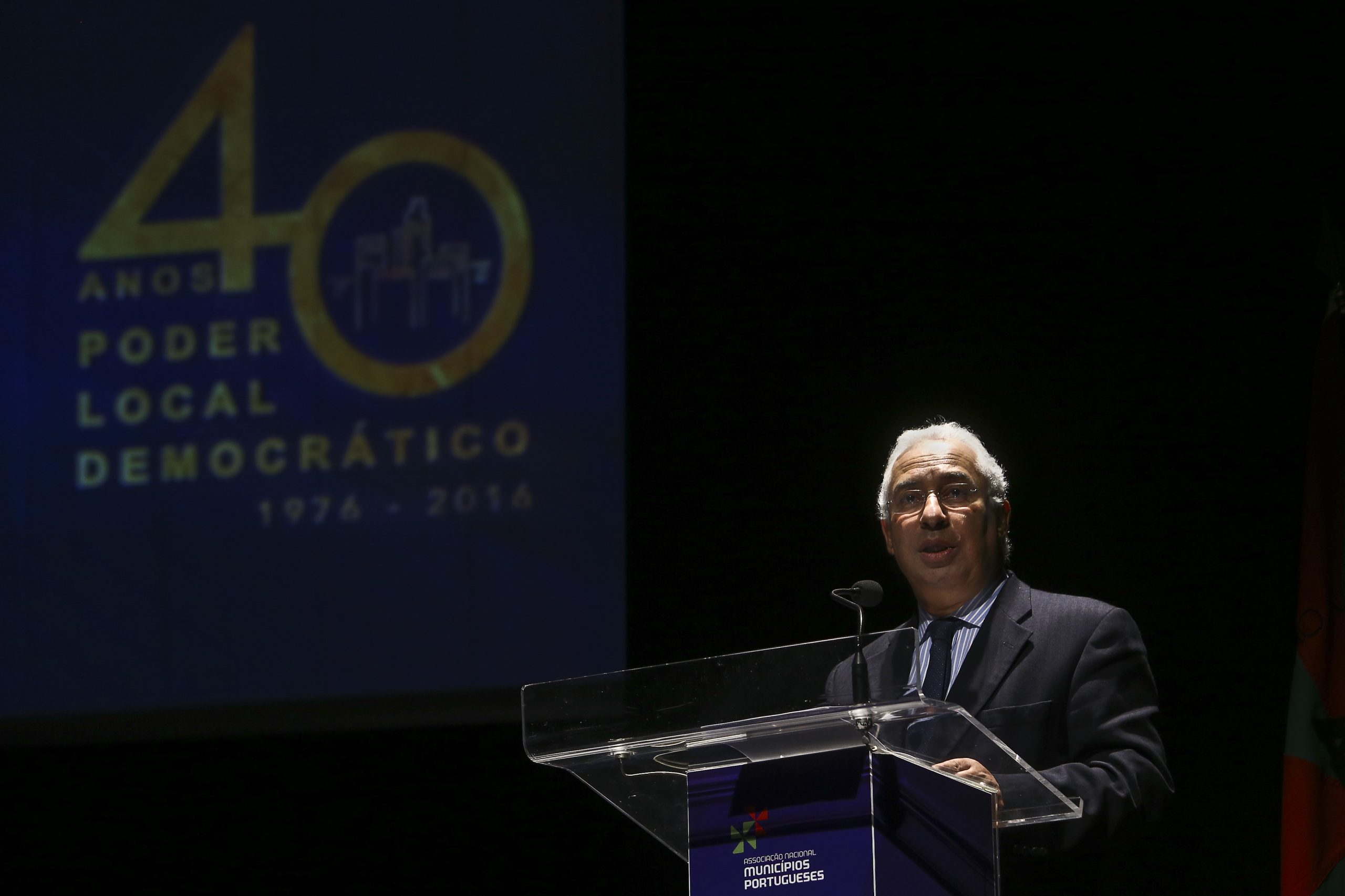 António Costa defende descentralização para celebrar 40 anos do poder local