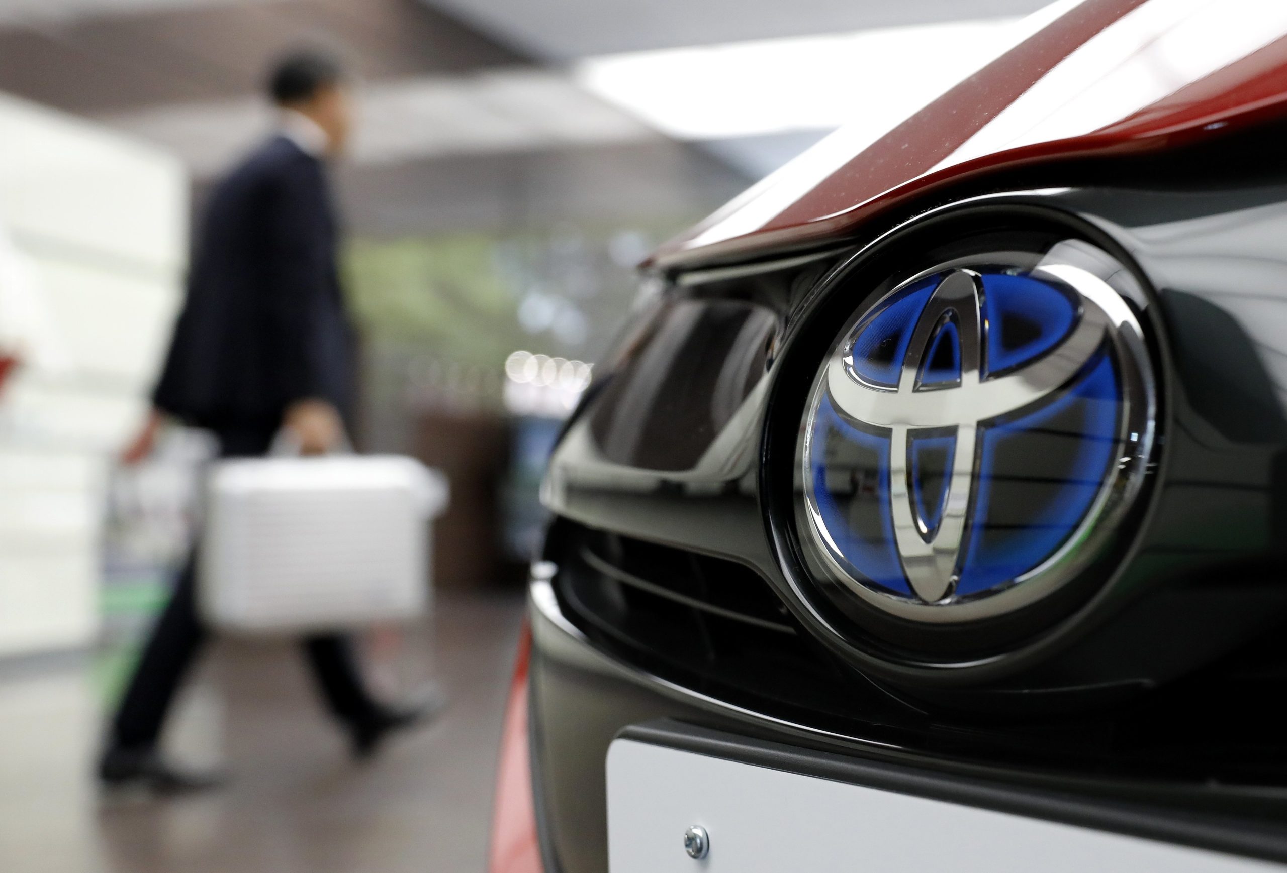 Toyota associa-se à Uber para desenvolver carros autónomos partilhados
