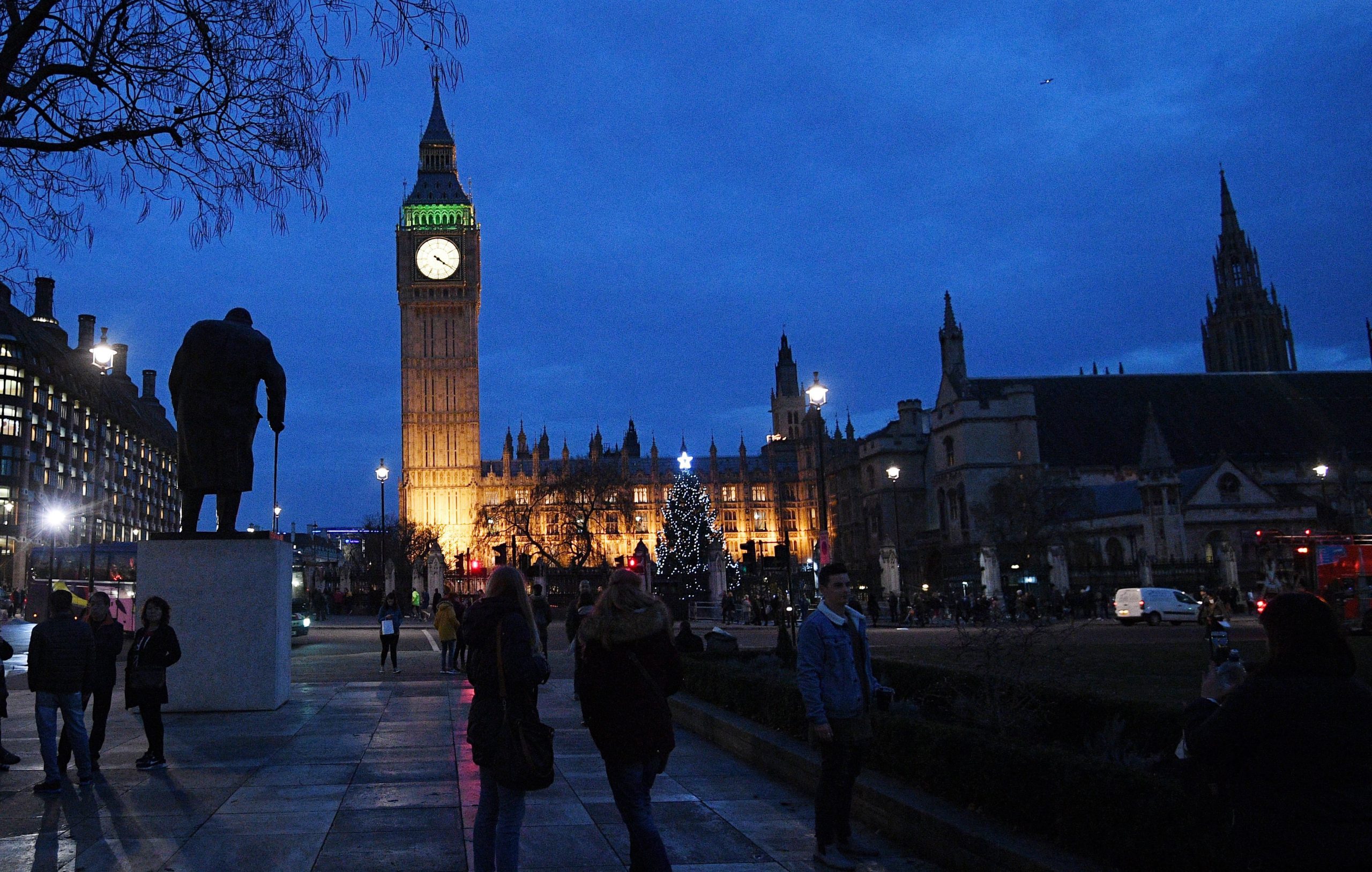 Deputados britânicos aprovaram calendário do Governo para o ‘Brexit’