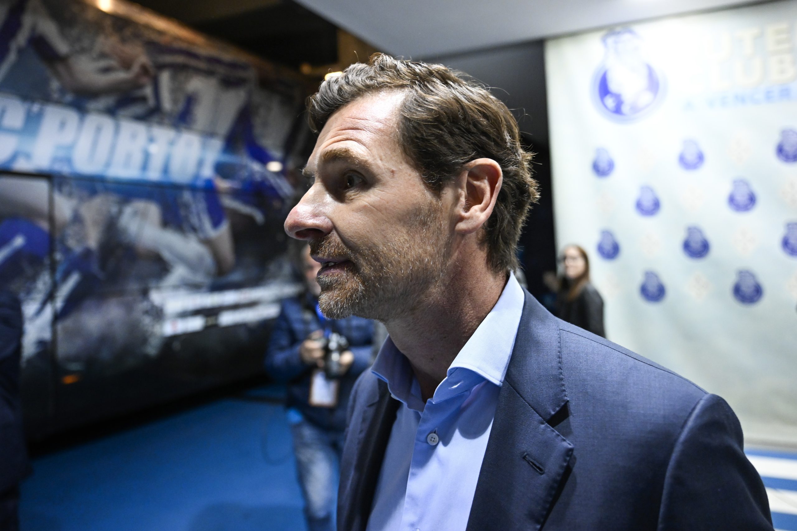 Villas-Boas: “Que noite histórica para o nosso FC Porto”. “Graças a vocês, o FCP está livre de novo”