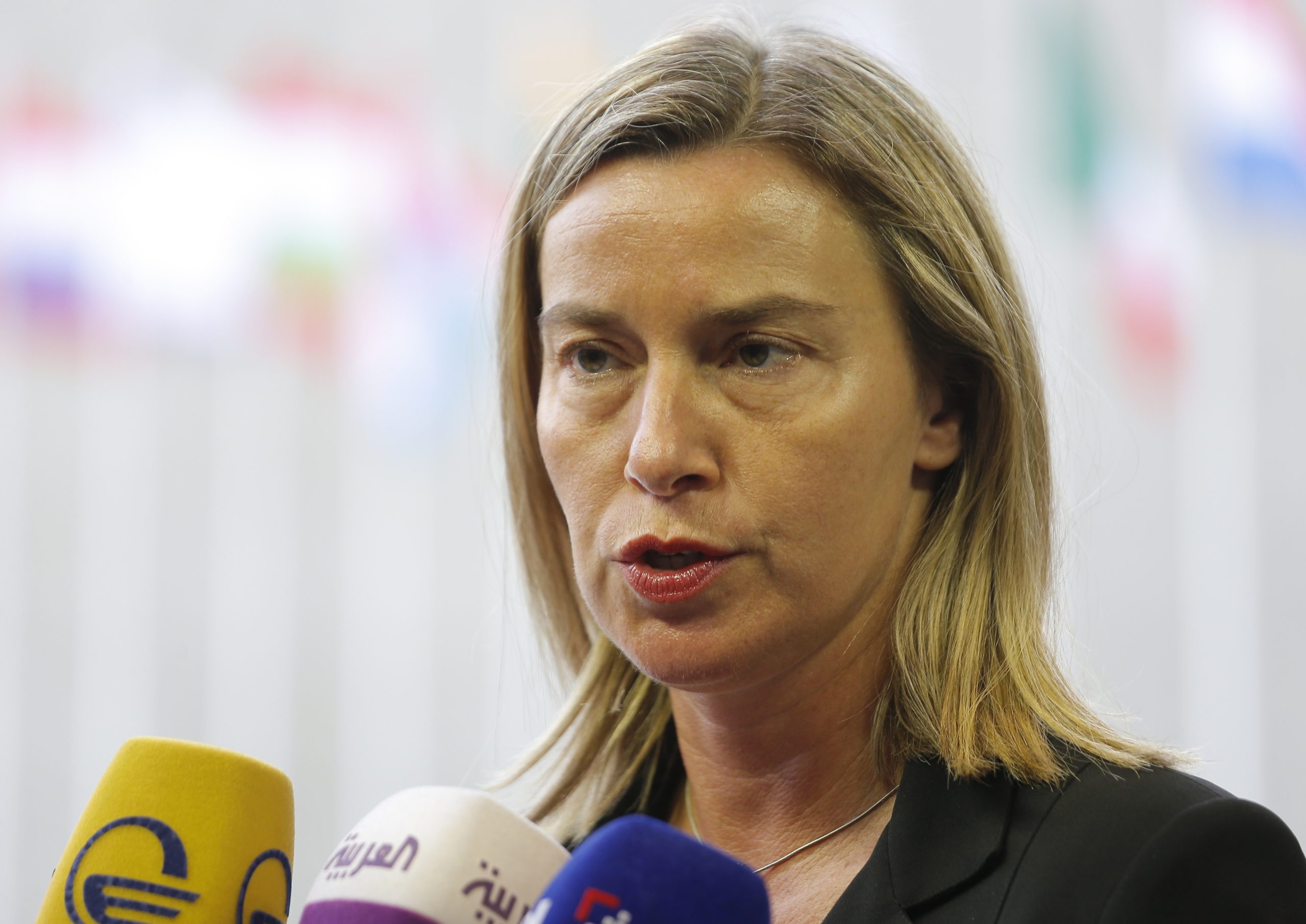 UE vai acompanhar aplicação do acordo de paz em Moçambique, diz Mogherini