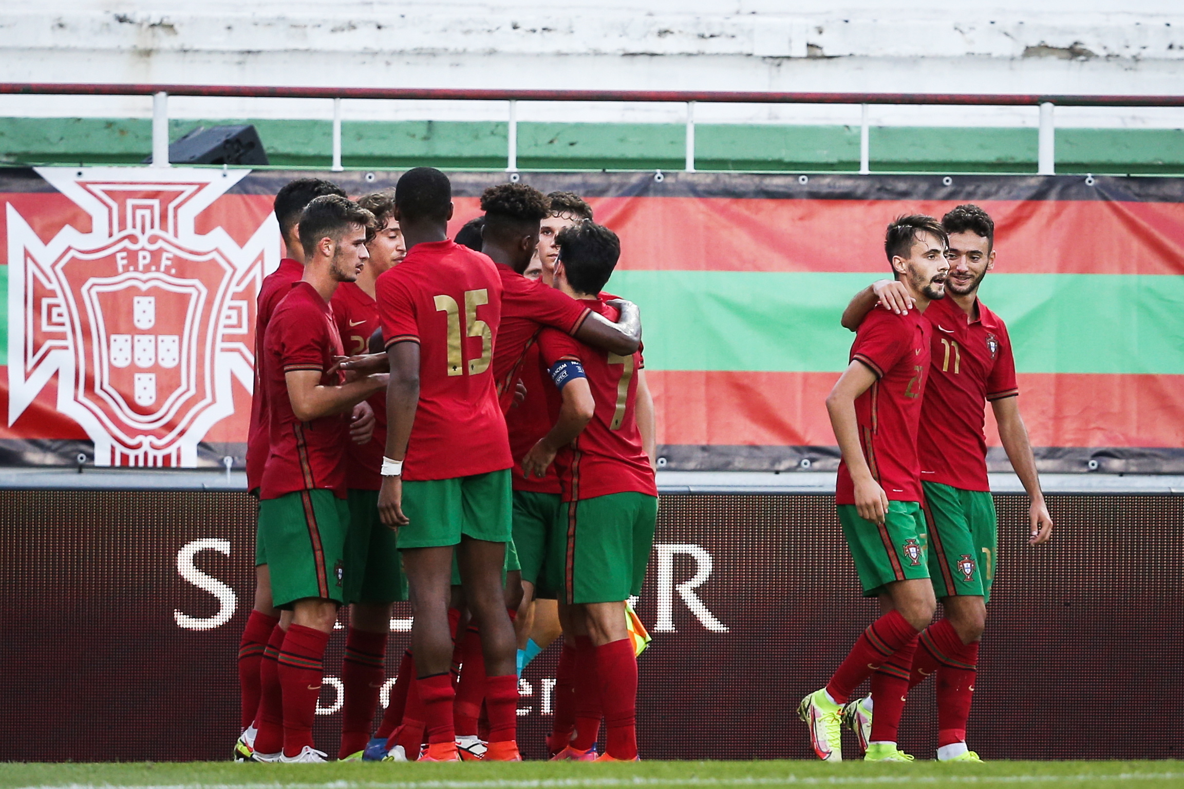 Portugal goleia Bielorrússia por 5-1 no apuramento para o Europeu de sub-21
