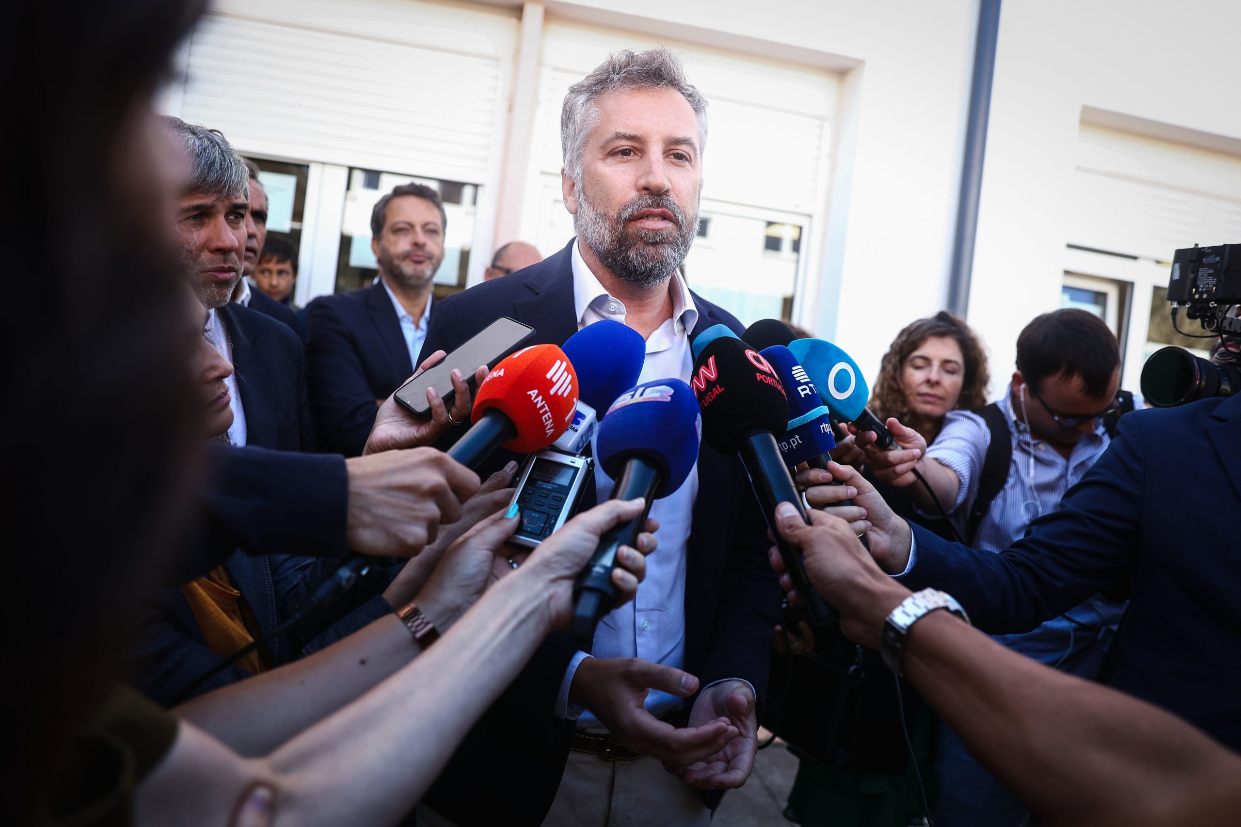 “Medidas erradas e caras.” Pedro Nuno Santos acusa Governo de despesismo nas proposta do OE