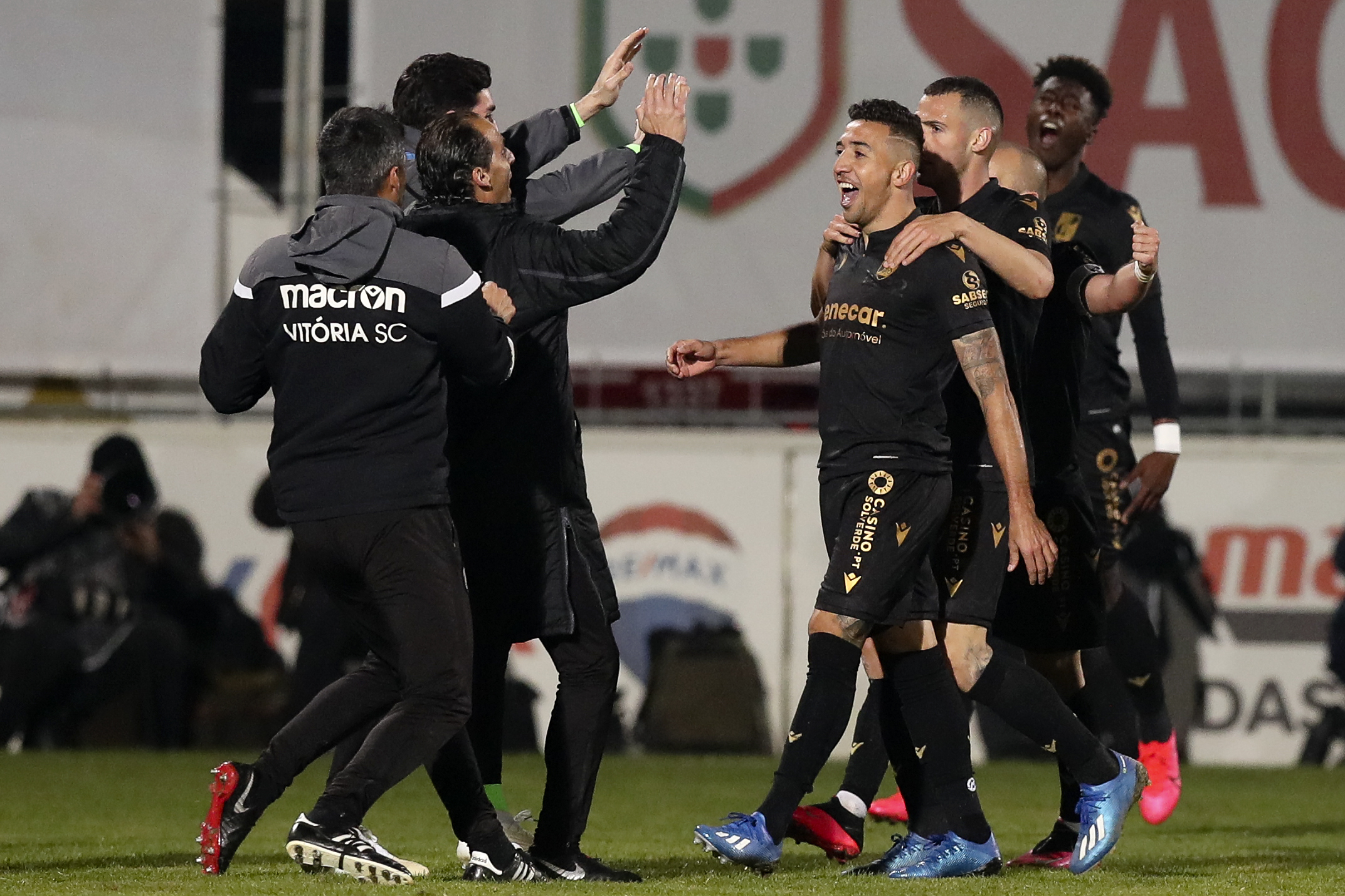 Vitória de Guimarães vence nas Aves por 2-0