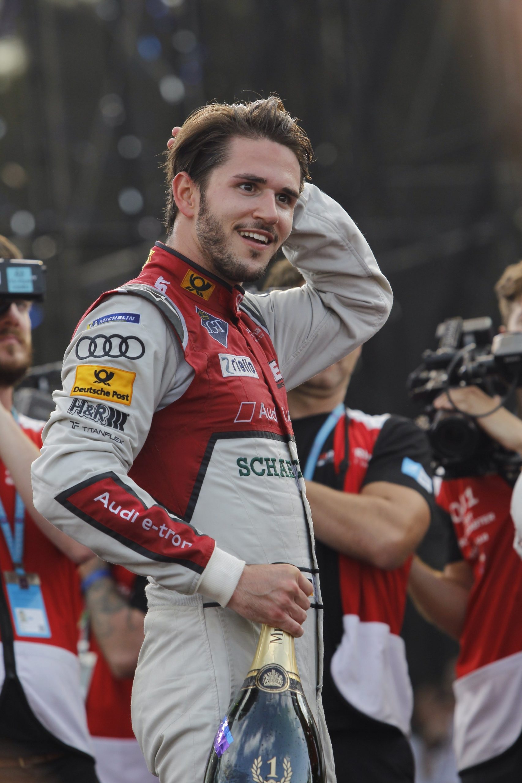 Desclassificado sem entrar em pista. Audi suspende piloto por ter feito batota em corrida virtual
