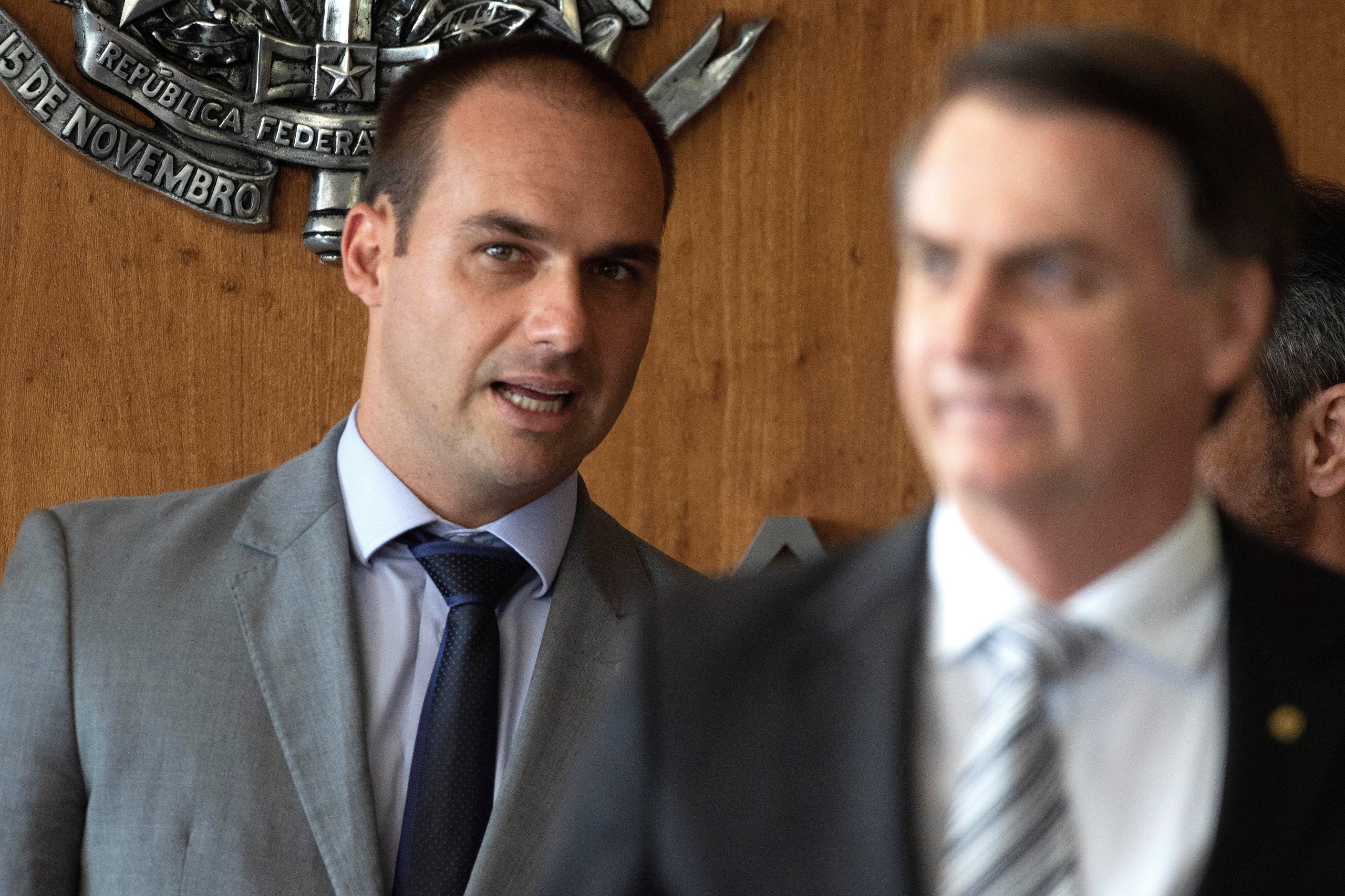 Filho do Presidente do Brasil diz que “diplomacia sem armas é como música sem instrumentos”
