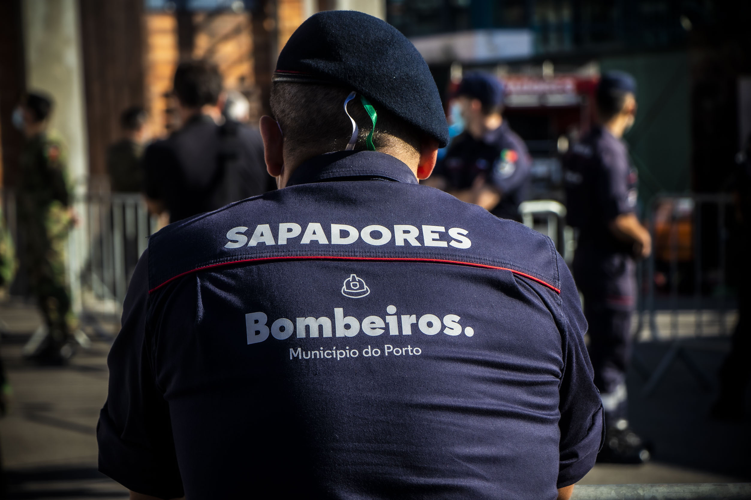 BE defende que Câmara do Porto pague trabalho suplementar a bombeiros do Regimento