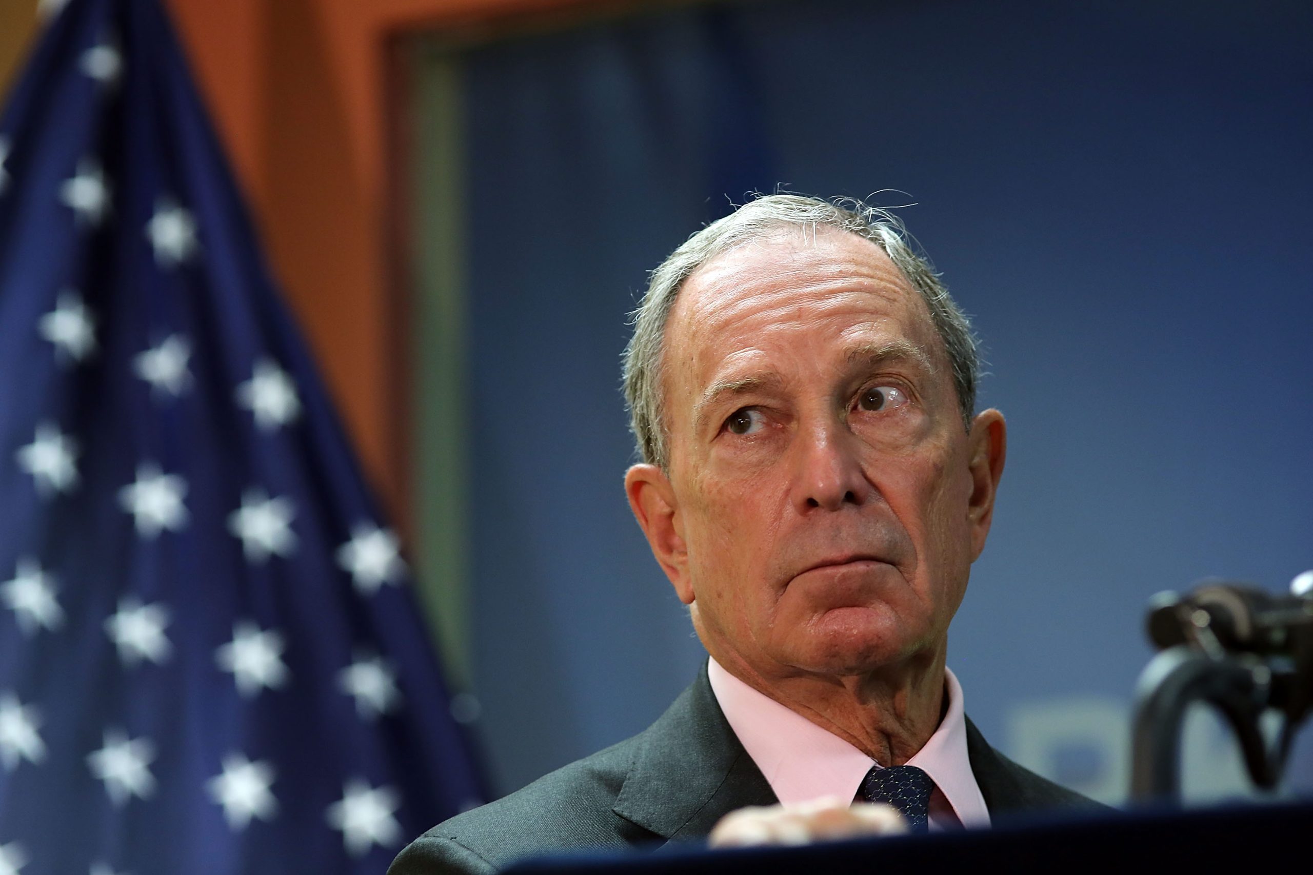 Michael Bloomberg gasta 90 milhões de euros em anúncios na Internet contra Trump