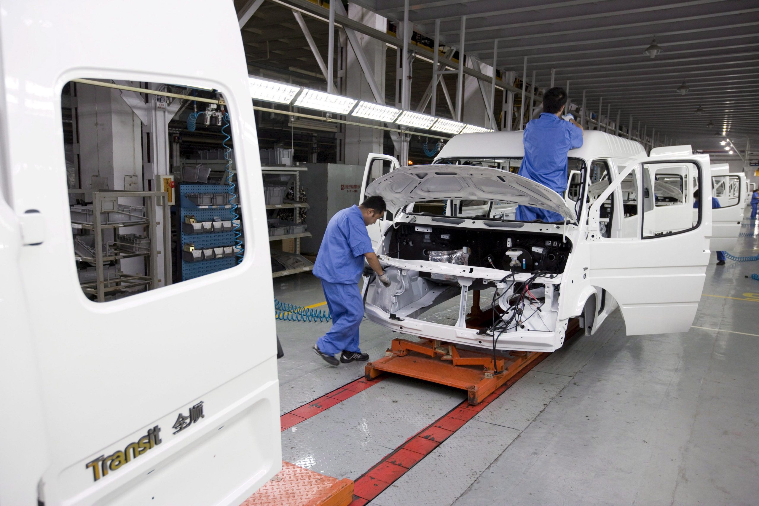 Ford vai cortar 12.000 postos de trabalho na Europa