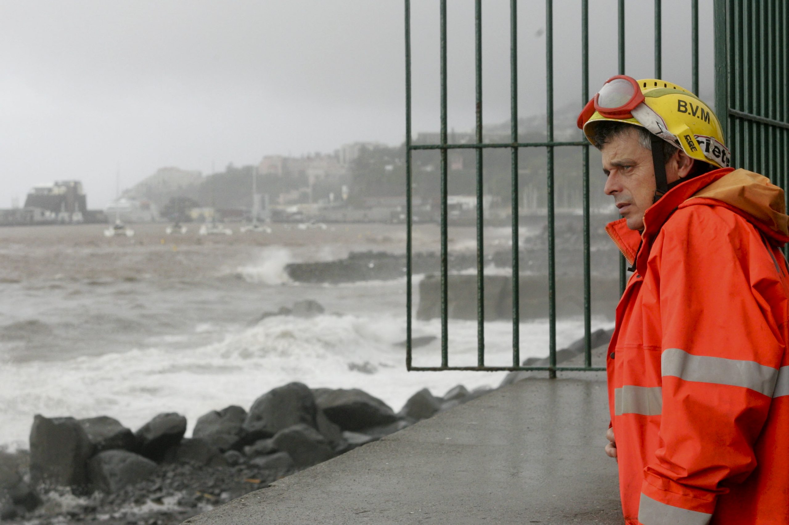 Suspensas buscas para encontrar tripulante de iate no Porto Santo