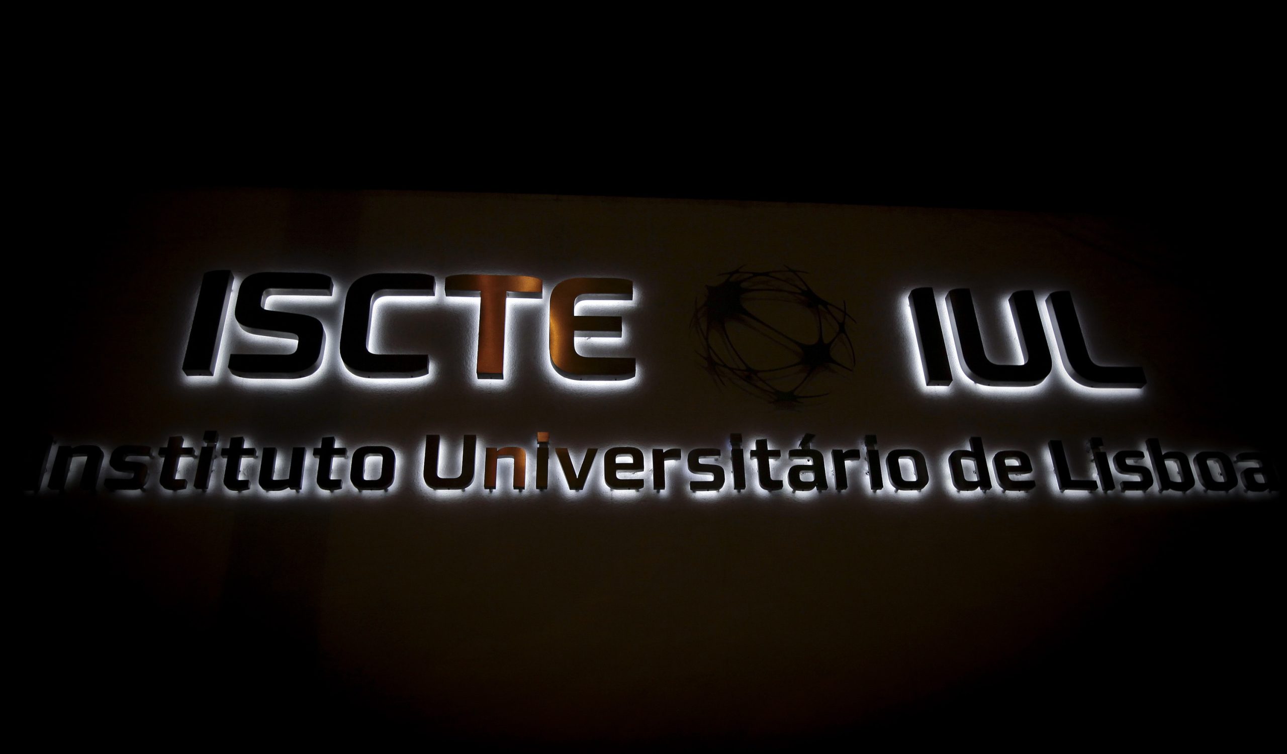 Iscte instala centro de apoio a migrantes