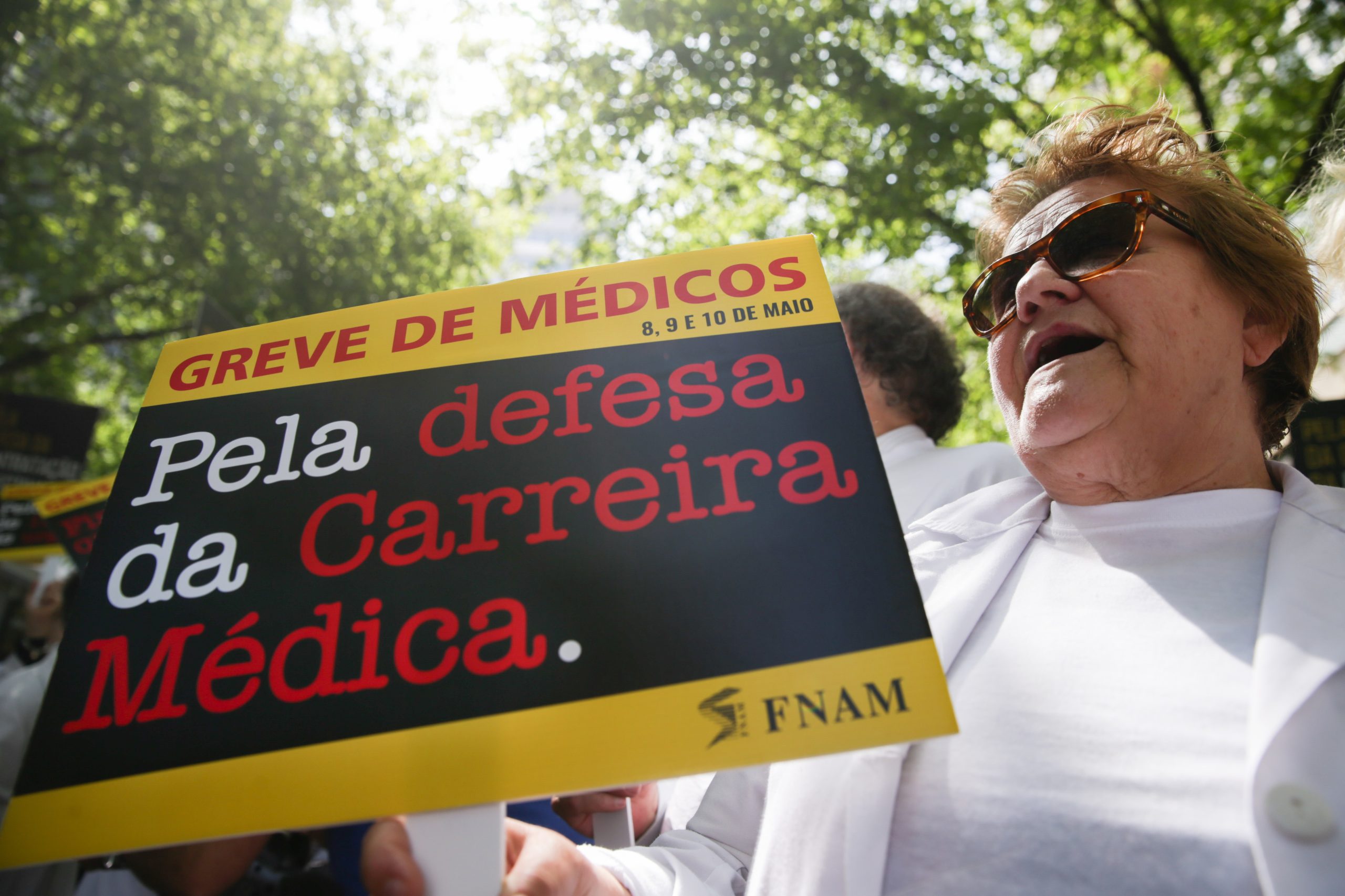 Adesão dos médicos à greve é “extraordinariamente melhor” que na quarta-feira, diz sindicatos