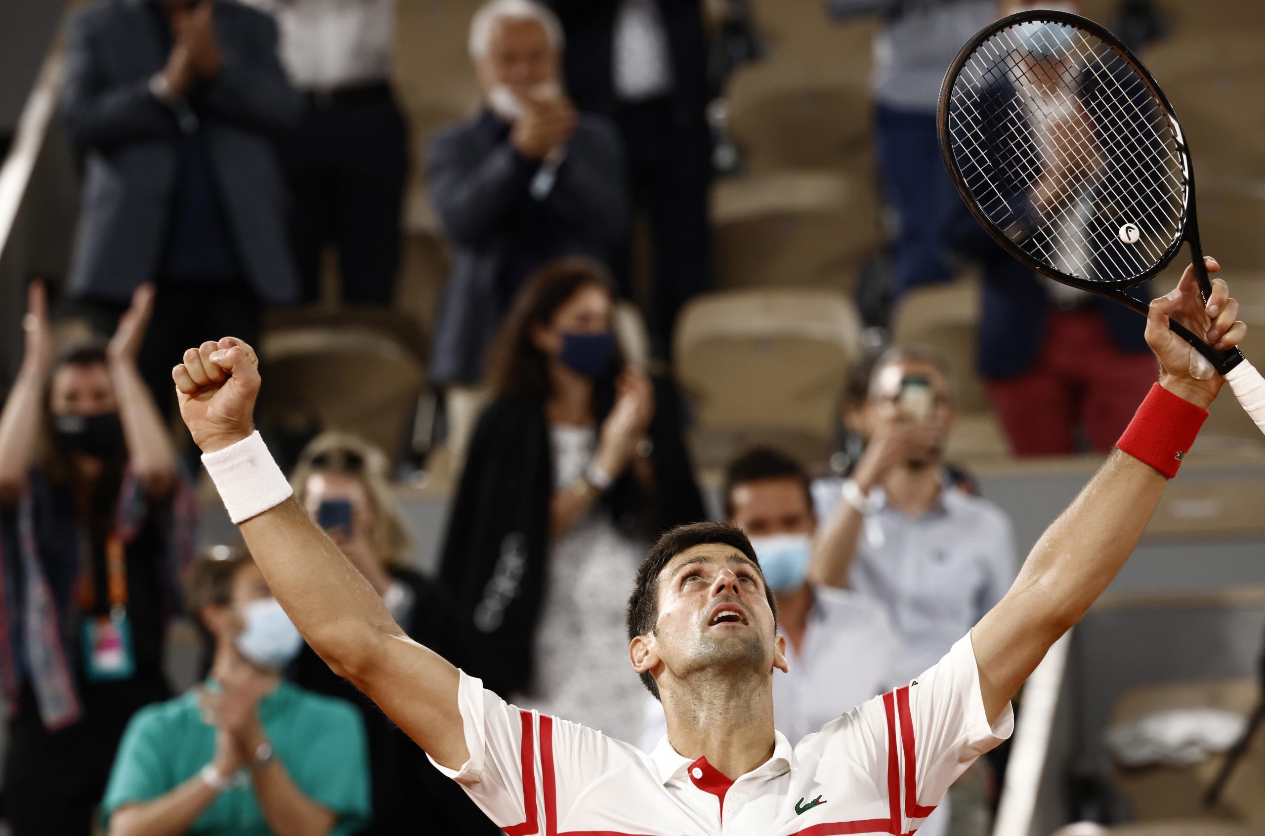 Roland Garros: Ao fim de mais de quatro horas, Djokovic ‘verga’ Nadal na terra batida de Paris e passa à final