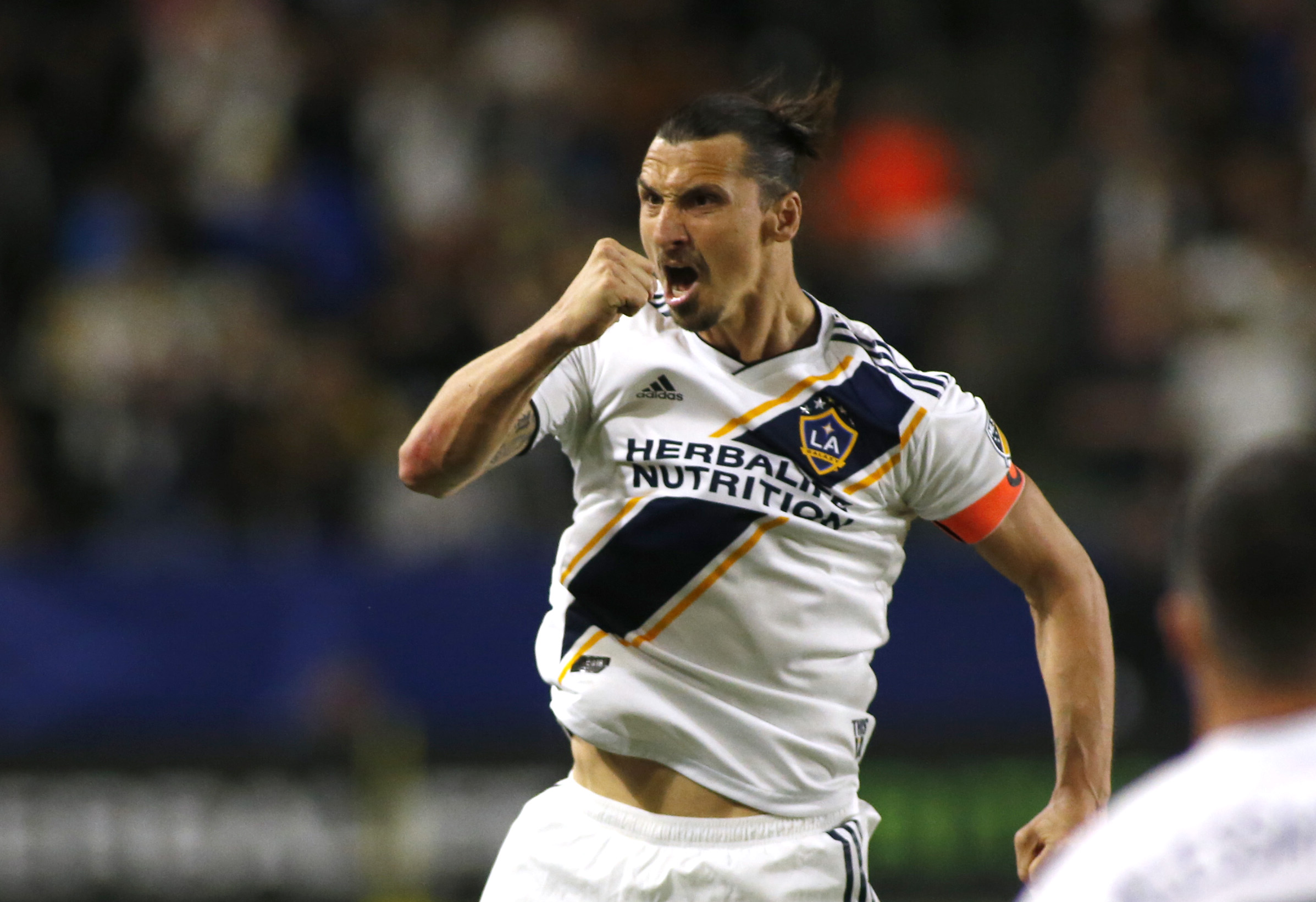 Oficial: Zlatan Ibrahimovic está de volta ao AC Milan