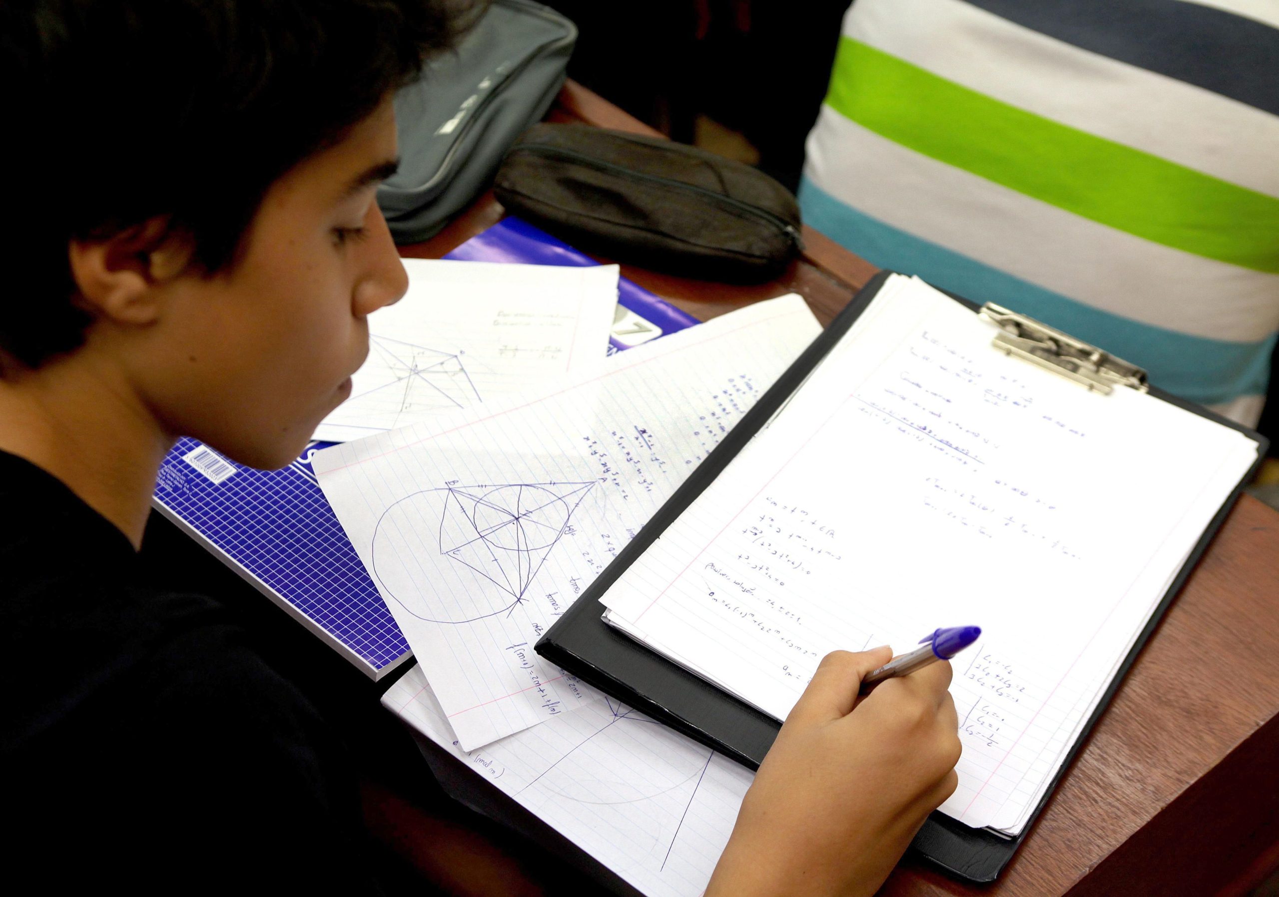 Portugal foi o país da OCDE que mais melhorou desempenho dos alunos imigrantes em 10 anos
