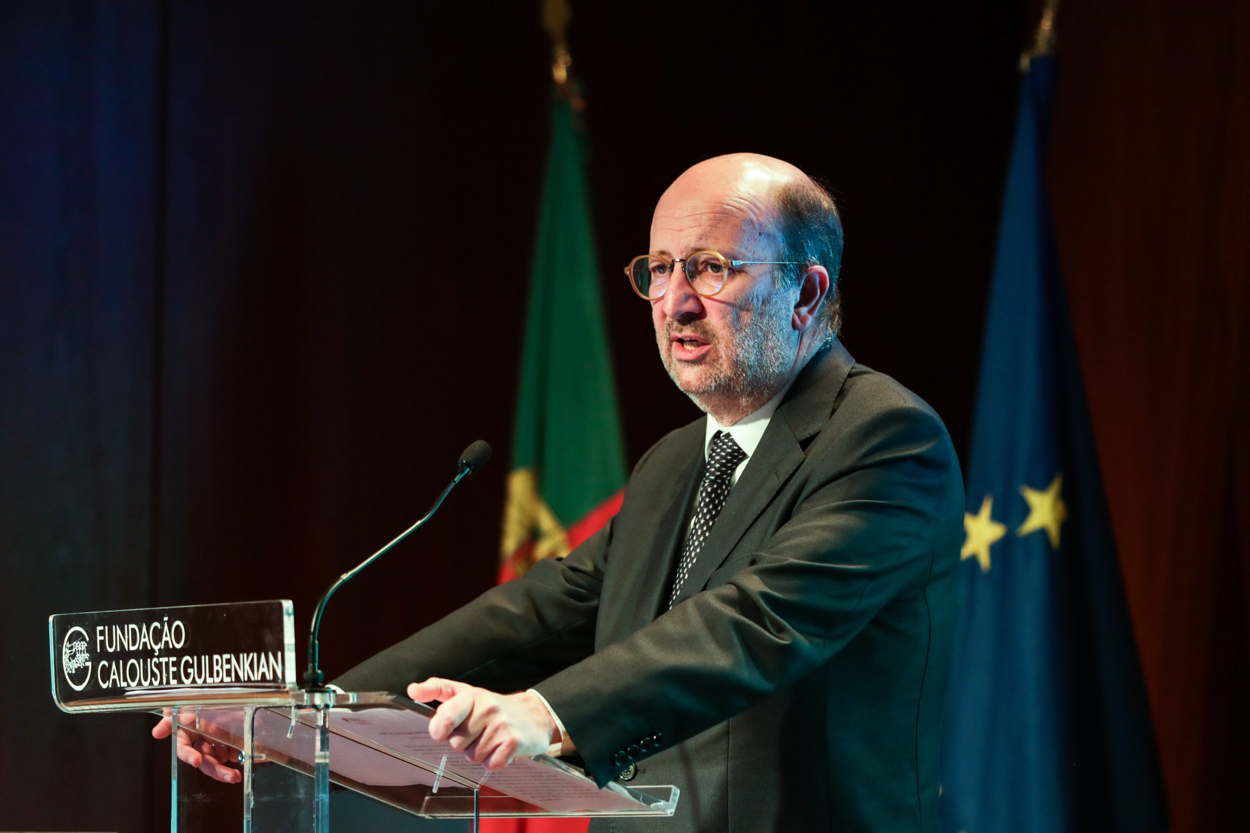 Neutralidade carbónica. Ministro diz que oposição “fala do que não sabe” sobre redução de produção de bovinos até 2050