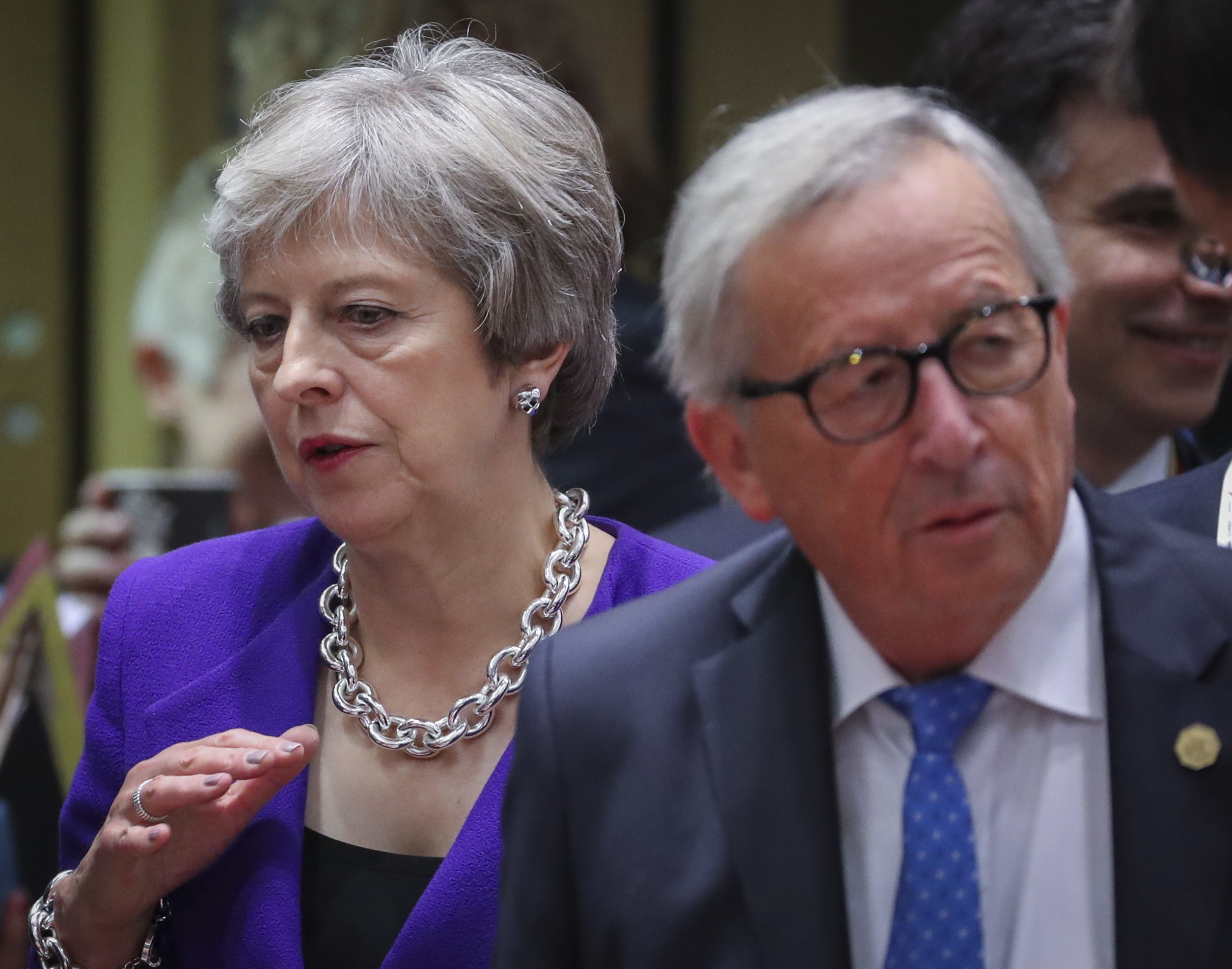 Jean-Claude Junker e Theresa May reúnem-se hoje em Bruxelas com o Brexit na agenda