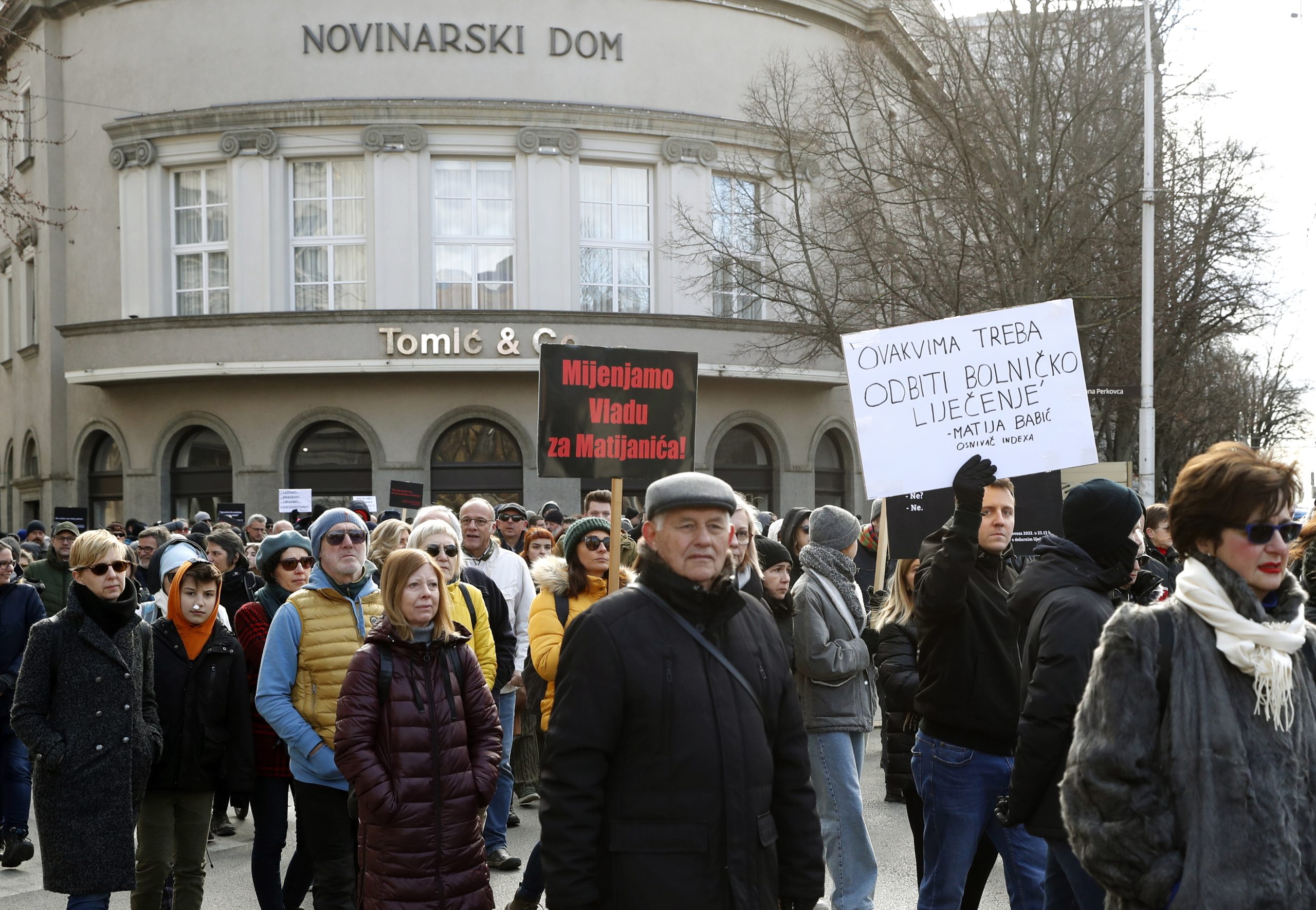Jornalistas protestaram  em Zagreb contra falta de cuidados médicos a jornalista