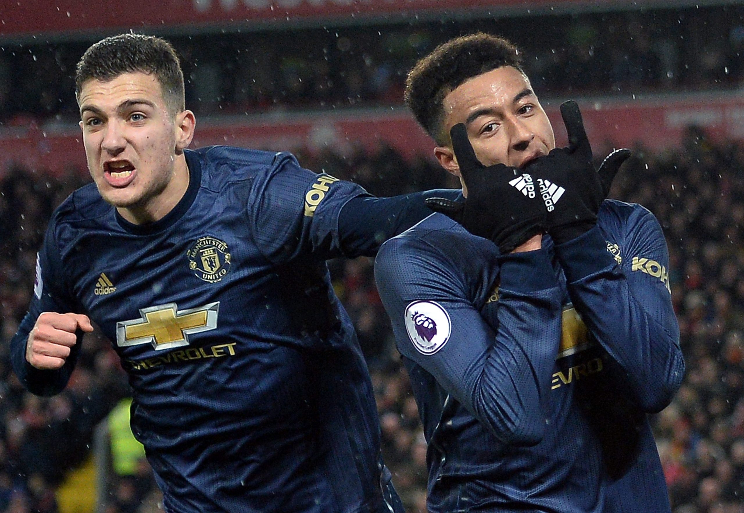 Manchester United goleia no primeiro jogo sem Mourinho