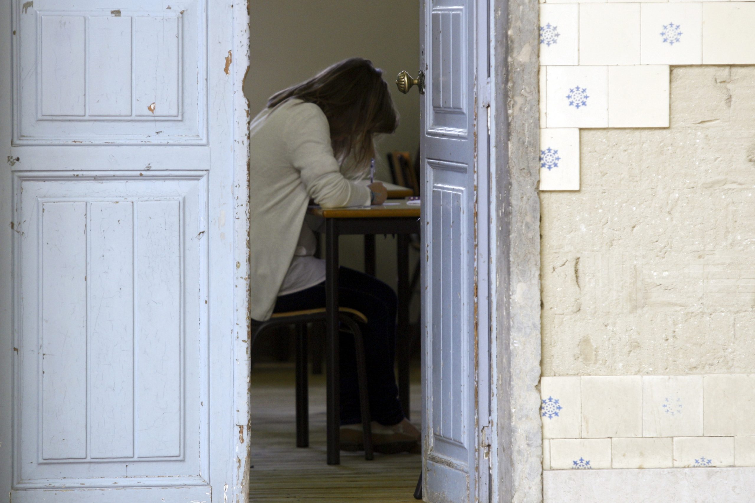 Serviços mínimos obrigam a manter todas as escolas abertas independentemente da greve