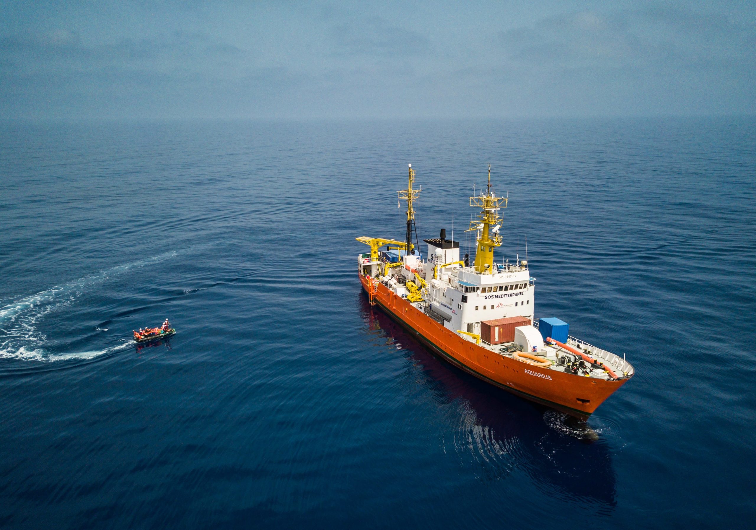 Aquarius: Espanha vai acolher navio com 629 migrantes resgatados que Malta e Itália recusaram