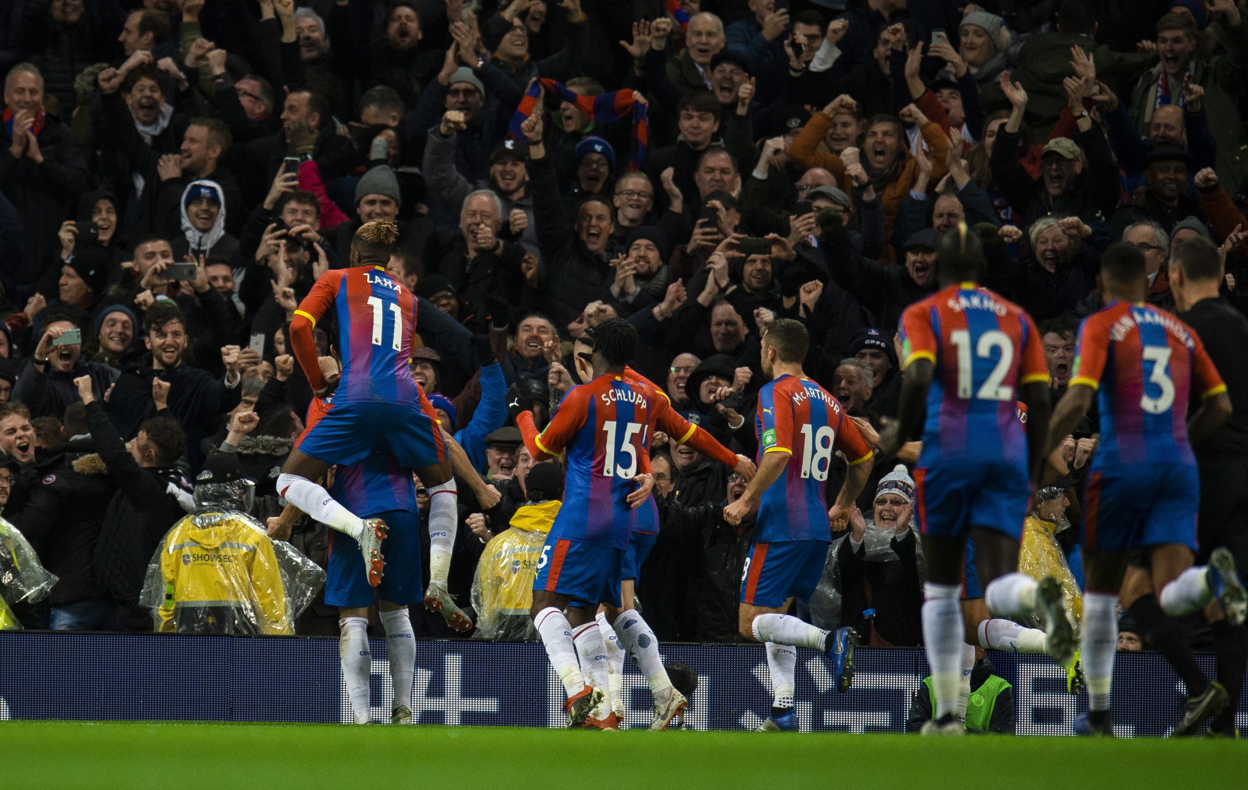 Manchester City perde com Crystal Palace e atrasa-se na perseguição ao Liverpool