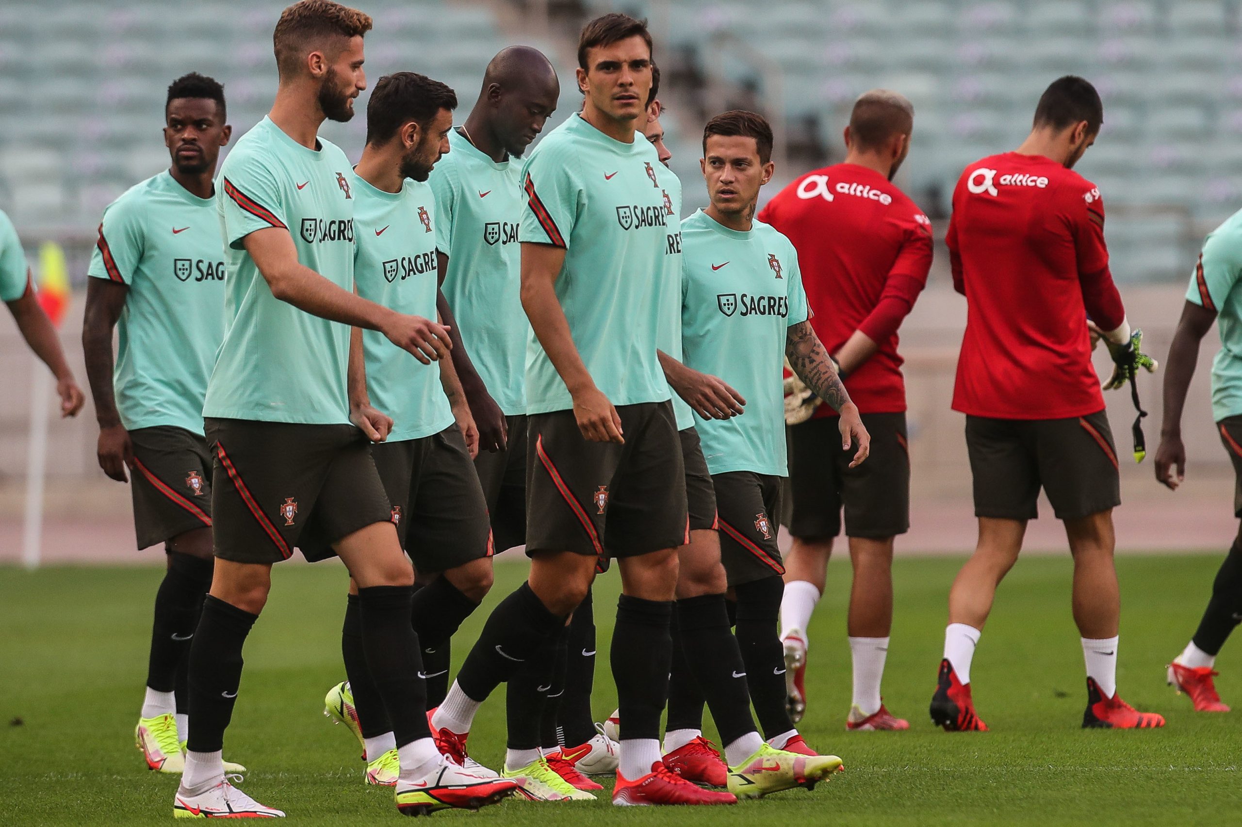 Portugal com todos disponíveis no último treino no Azerbaijão