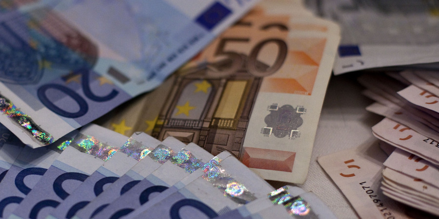 Dívida pública aumentou 8,4 mil milhões de euros num ano. Despesa com juros baixou