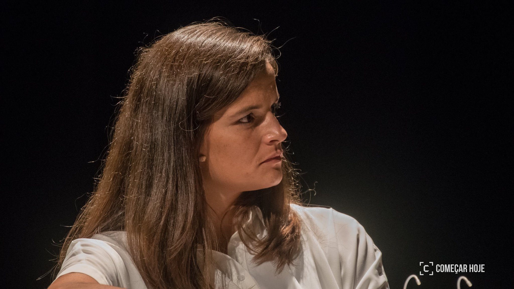 Ser mãe é “manter-me firme e hirta como uma barra de ferro”